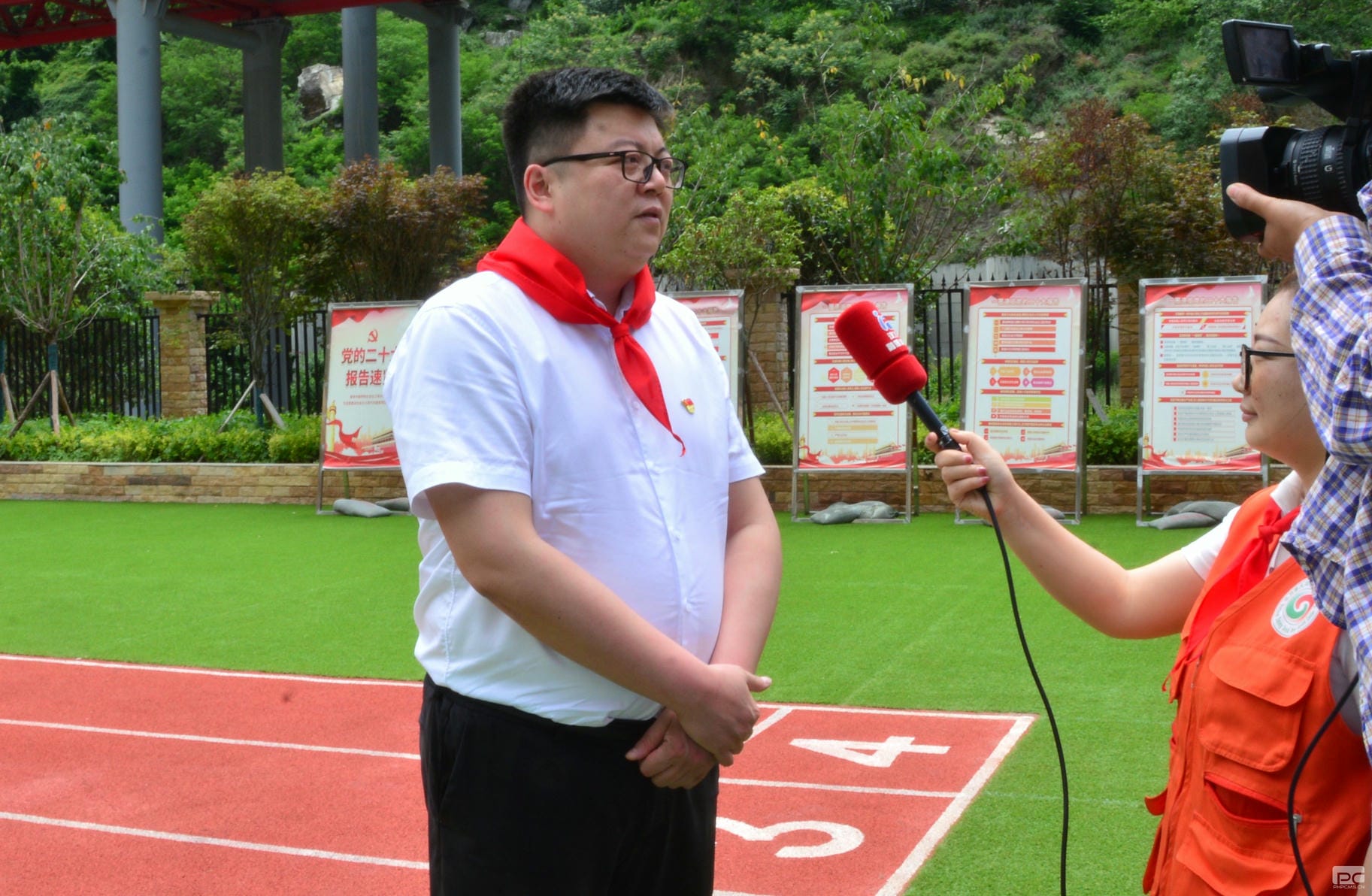 �۲��á�(�й���)���޹�˾����