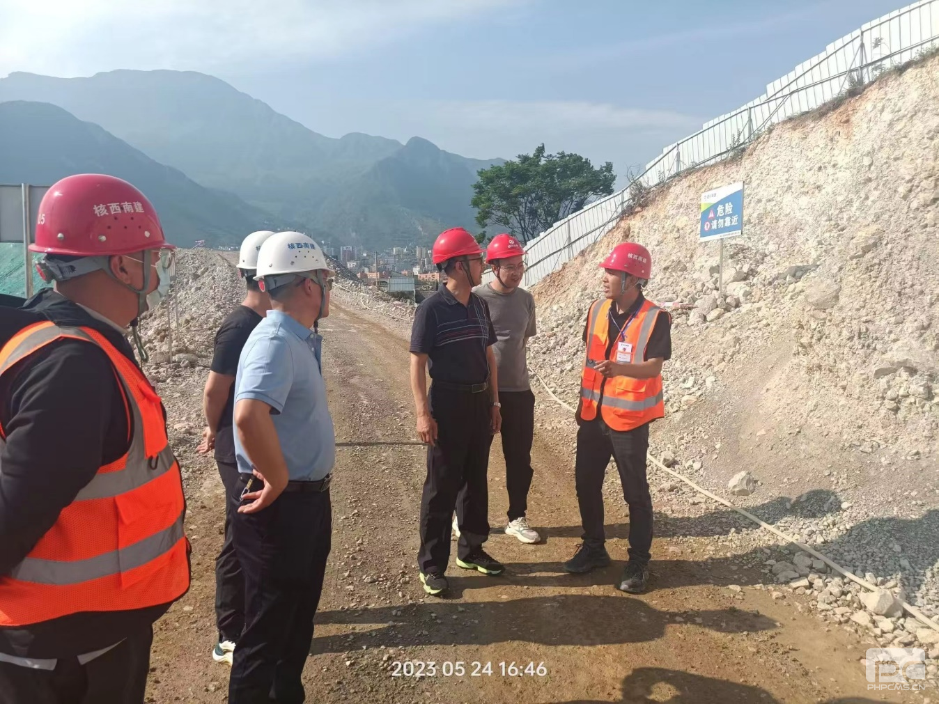 ���Ŷ��ײ���Ͽ��ѧ���蹤����Ŀ��չ���������������