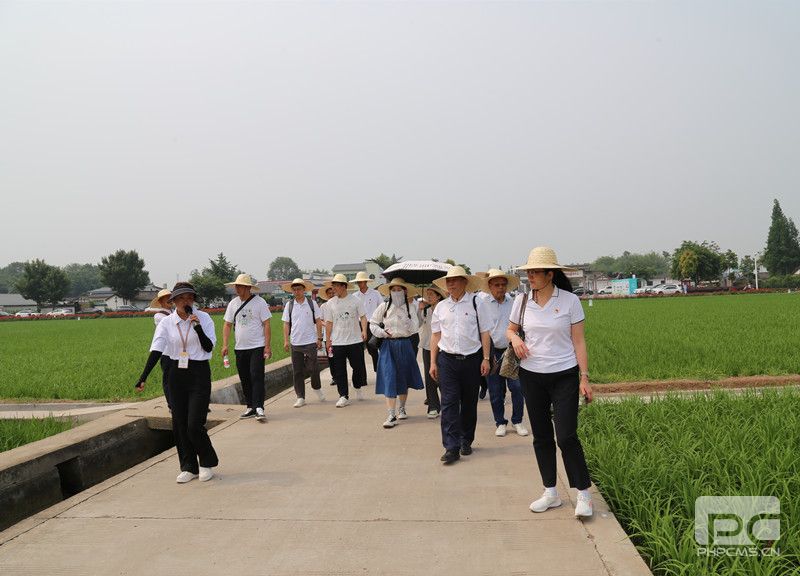 ���������������̽��ί��չ������塱�ֳ���ѧ�˶�