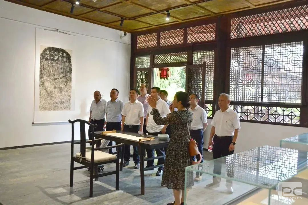 �۲��á�(�й���)���޹�˾����