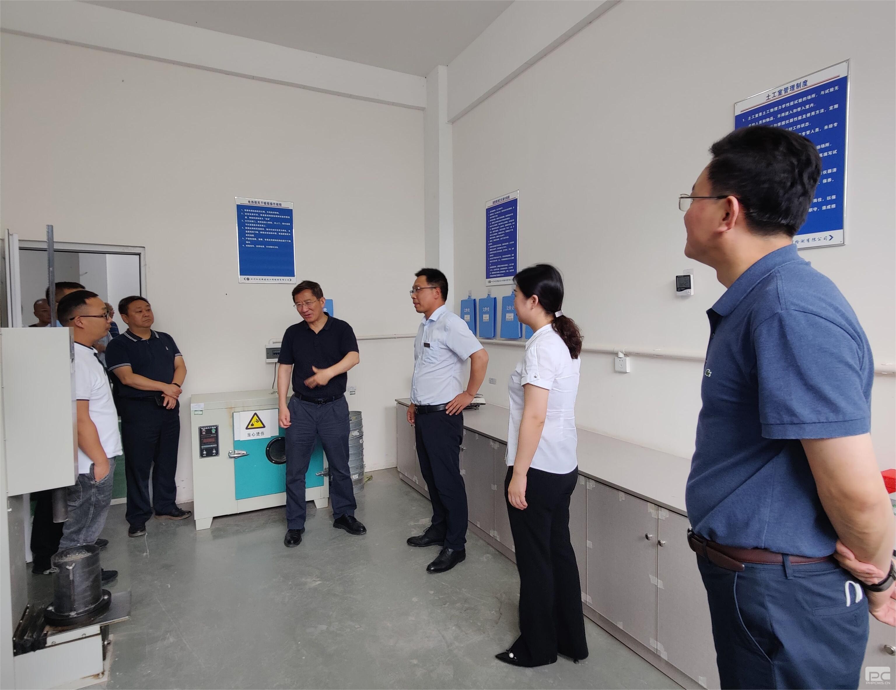 �۲��á�(�й���)���޹�˾����