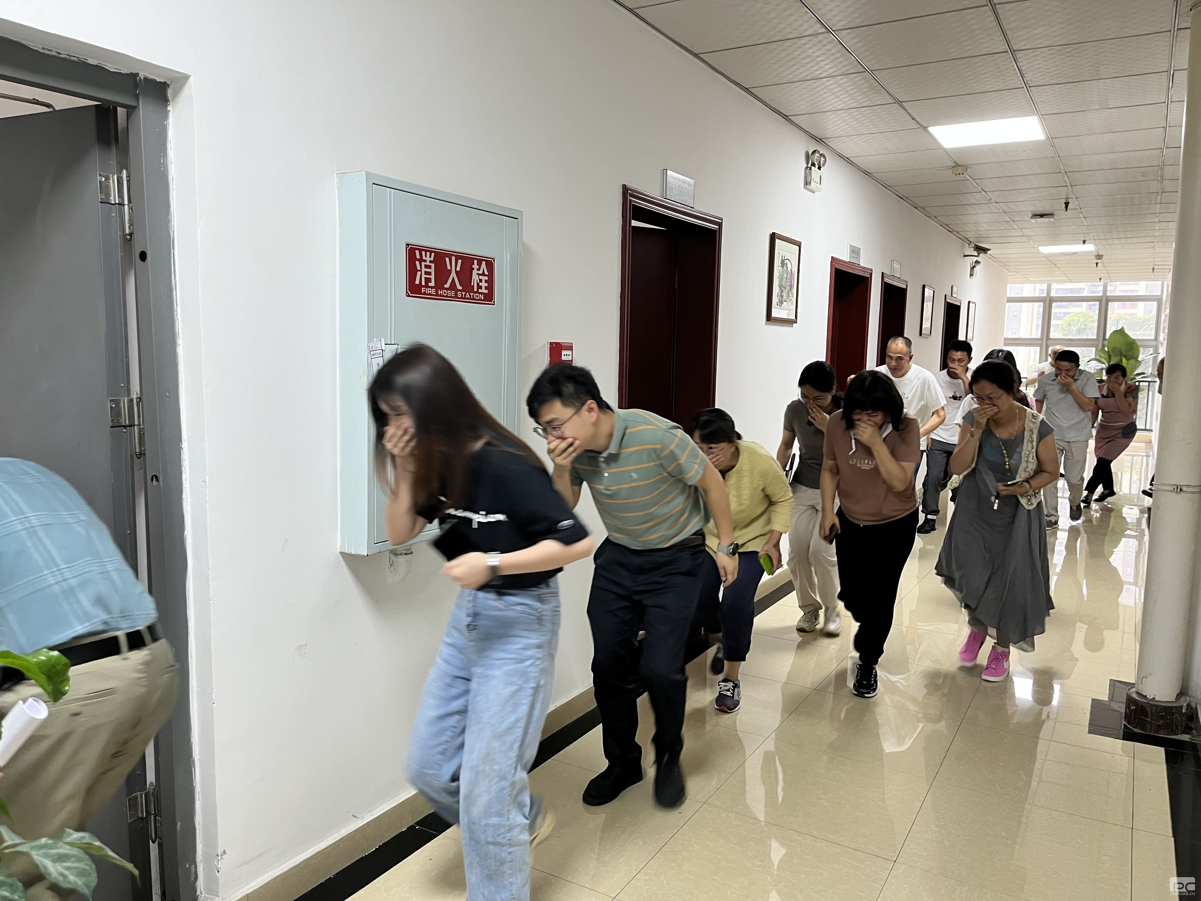 �۲��á�(�й���)���޹�˾����