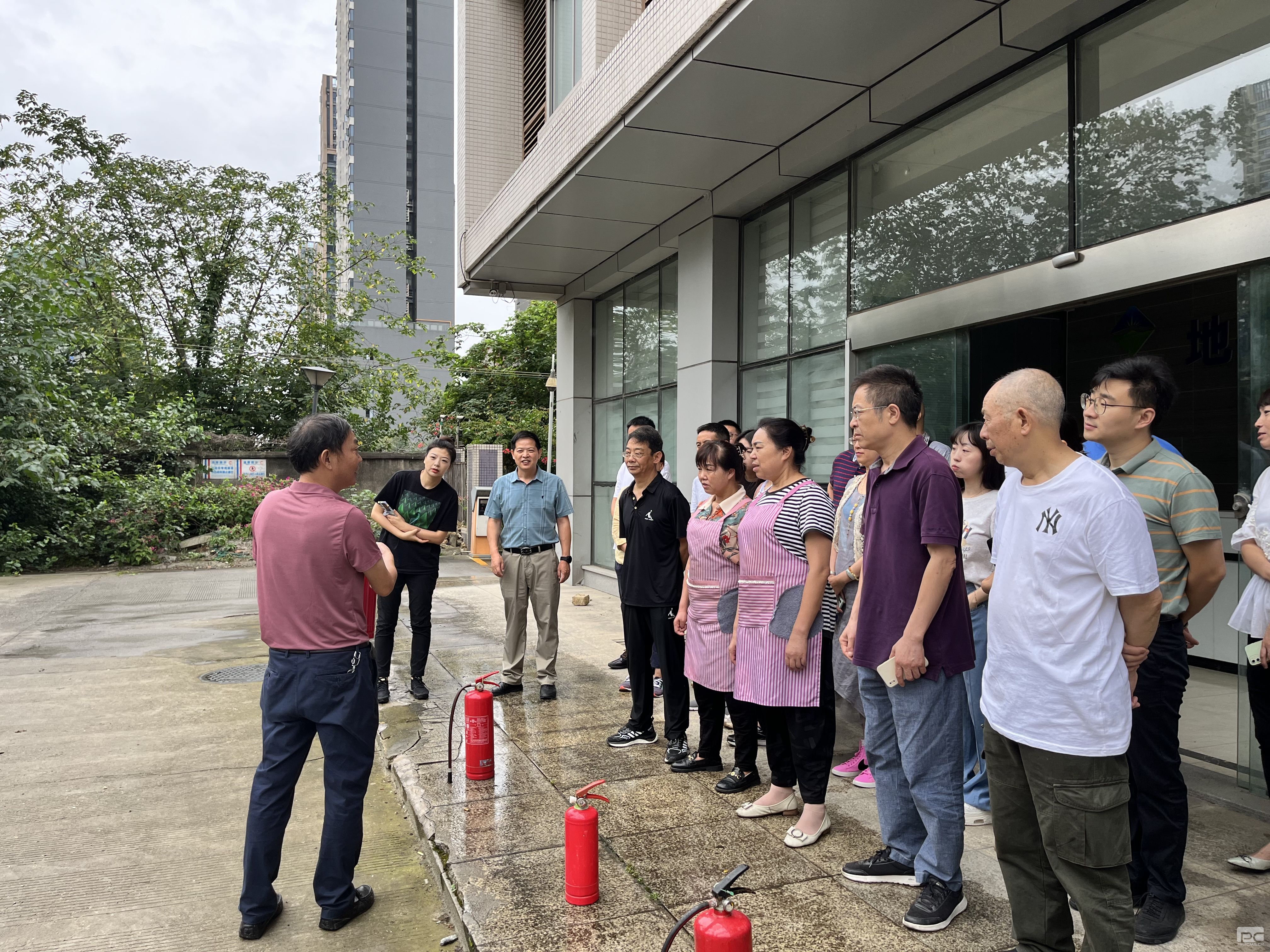 �۲��á�(�й���)���޹�˾����