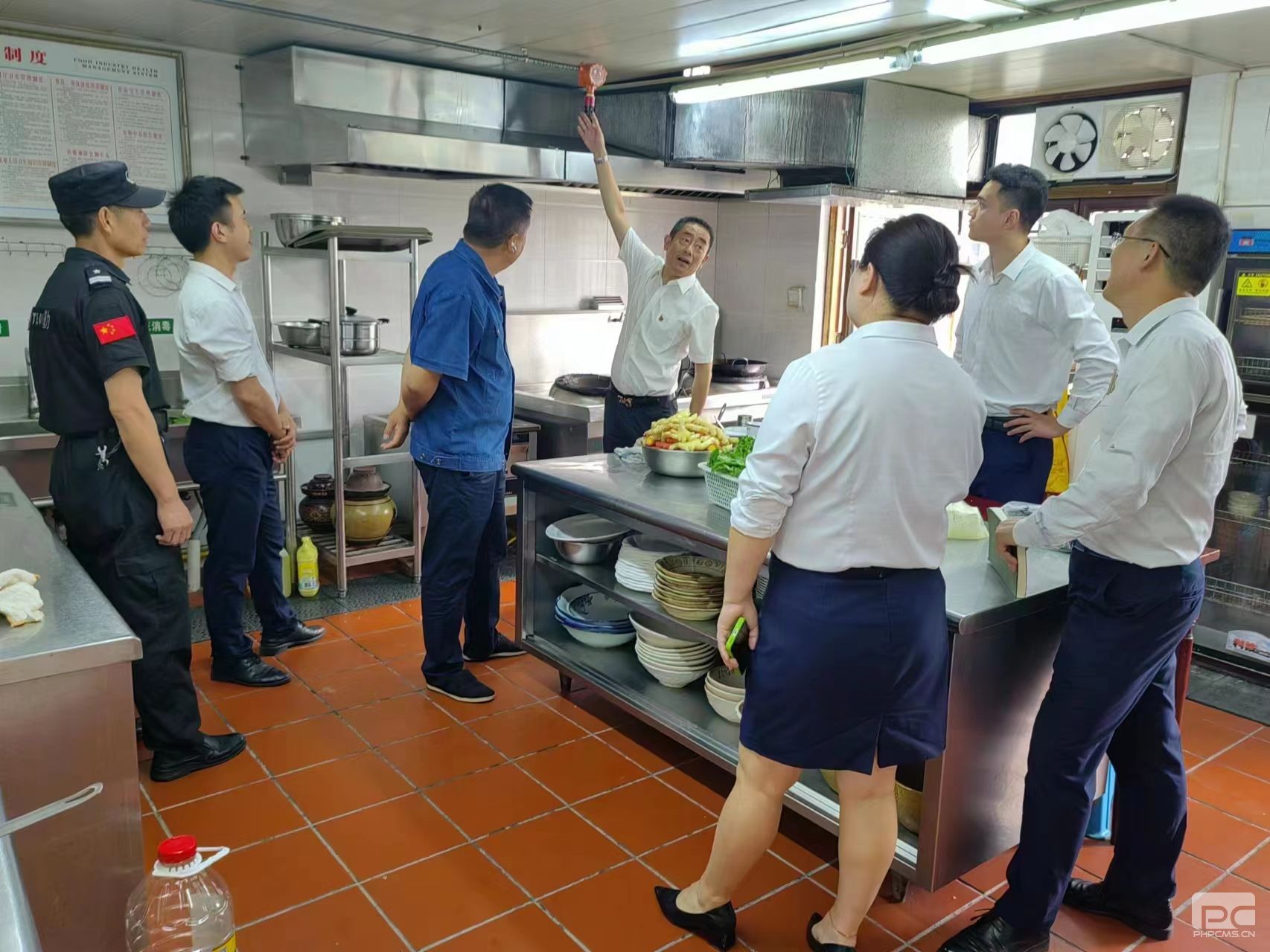 �۲��á�(�й���)���޹�˾����