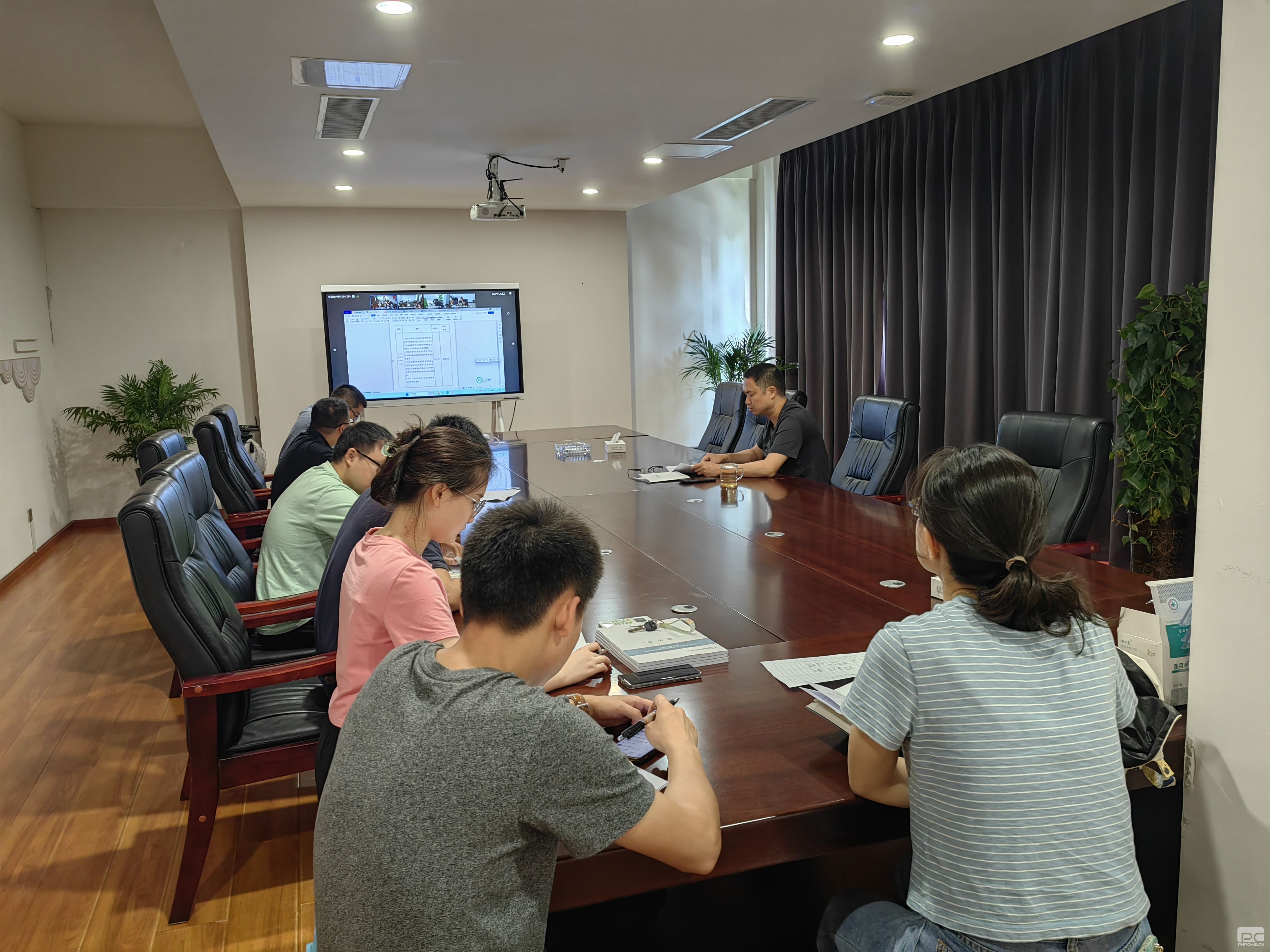 �۲��á�(�й���)���޹�˾����