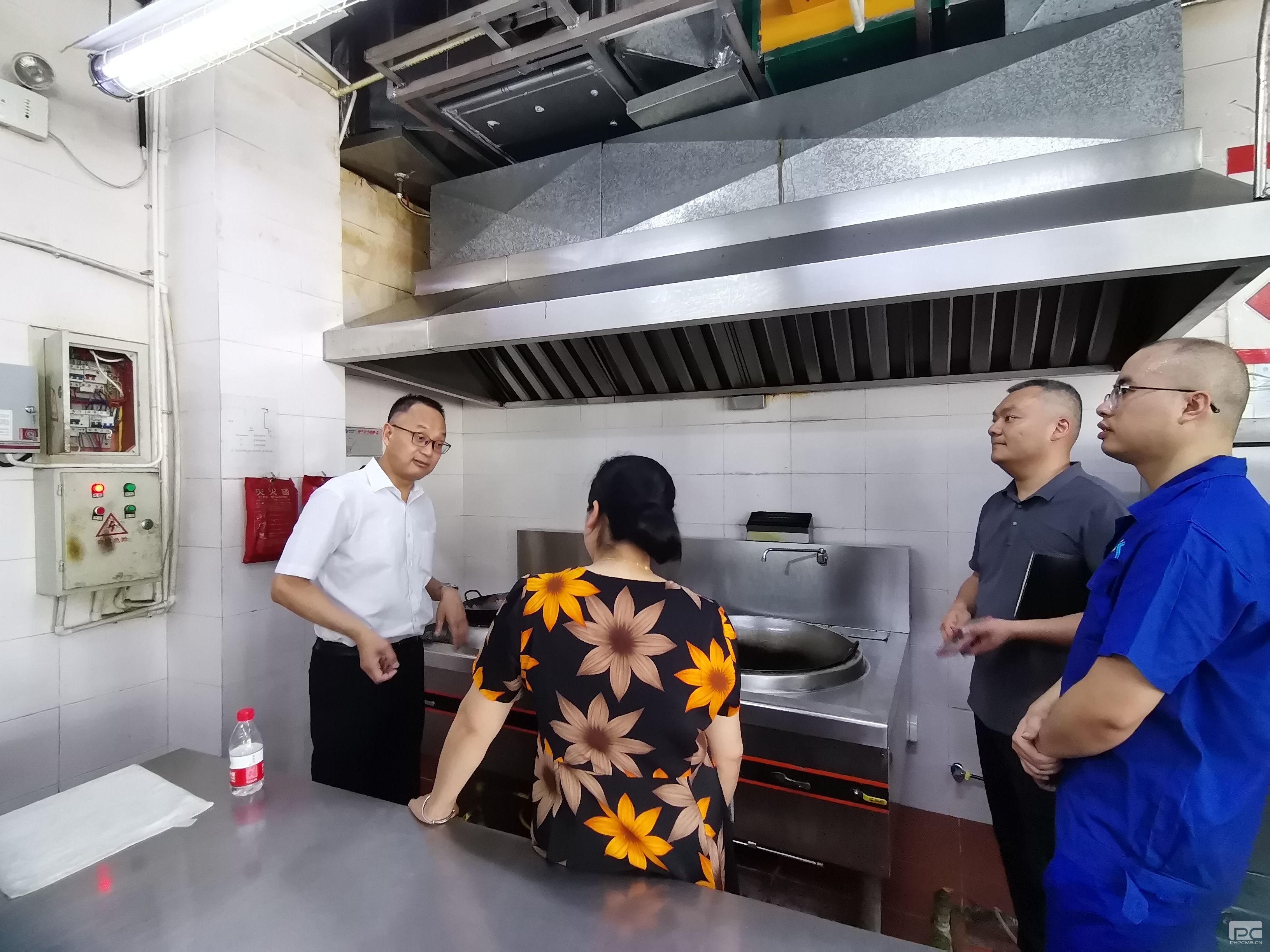 �۲��á�(�й���)���޹�˾����