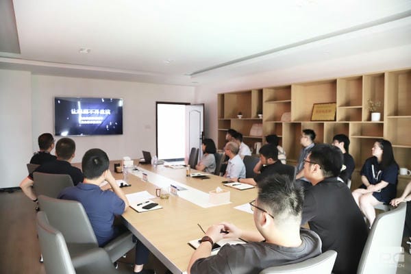 �۲��á�(�й���)���޹�˾����