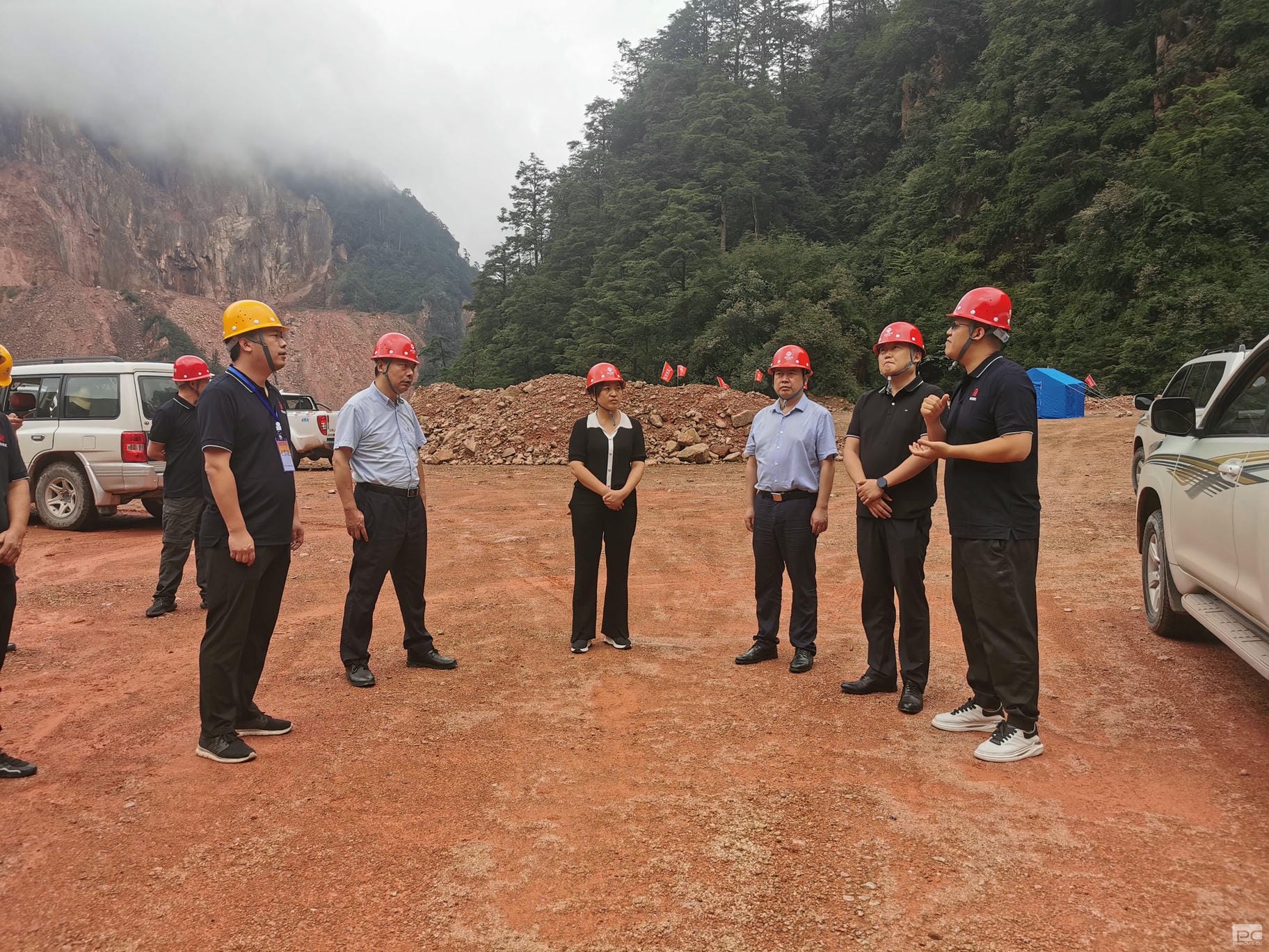 �۲��á�(�й���)���޹�˾����