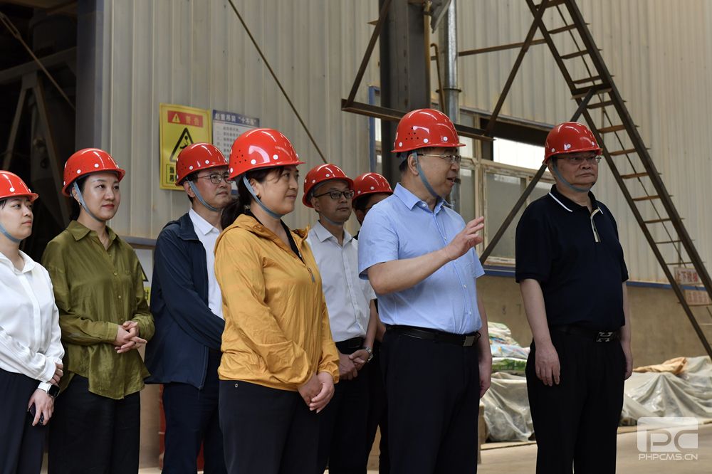 ���ŵ�ί����ǡ������³����ܾ�������һ�е���½��ϡ����չ����ο���˶�