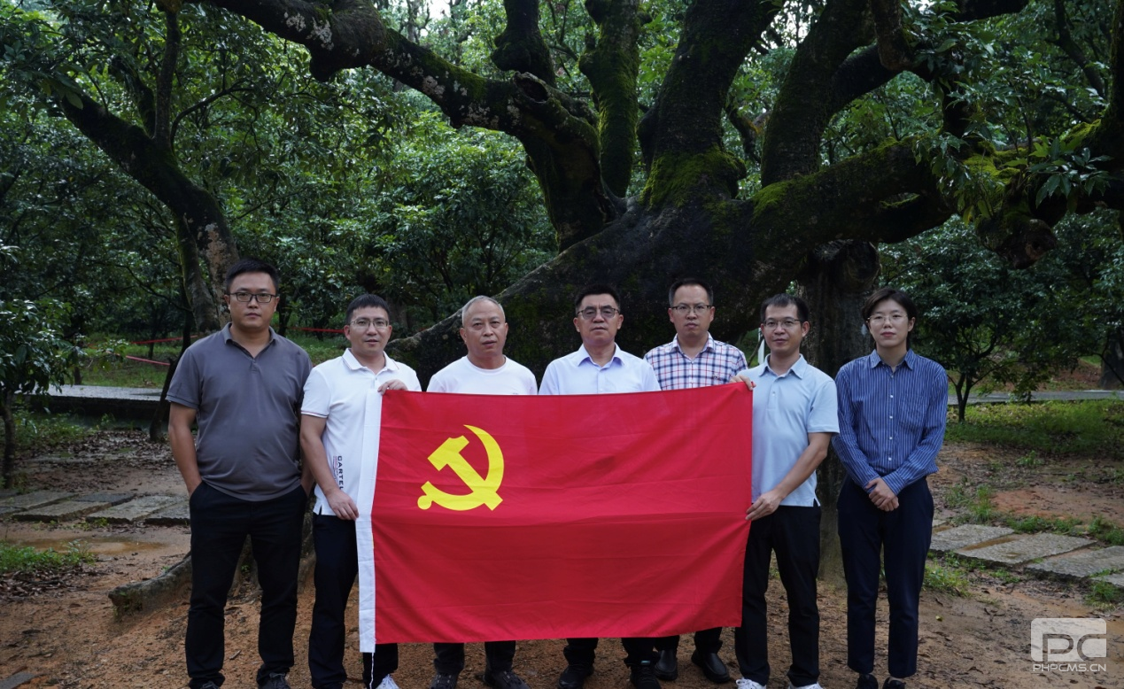 �۲��á�(�й���)���޹�˾����