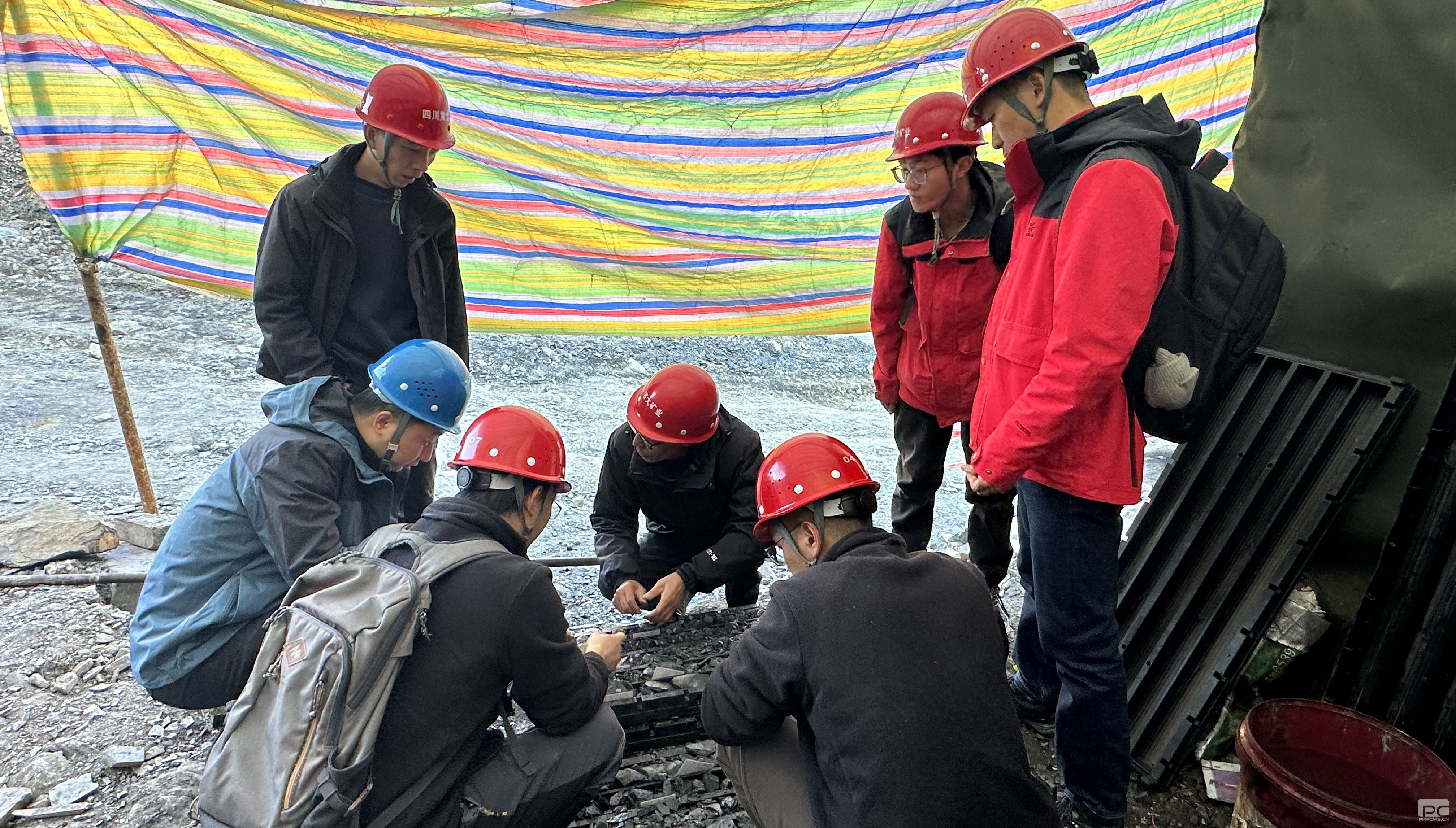 �۲��á�(�й���)���޹�˾����