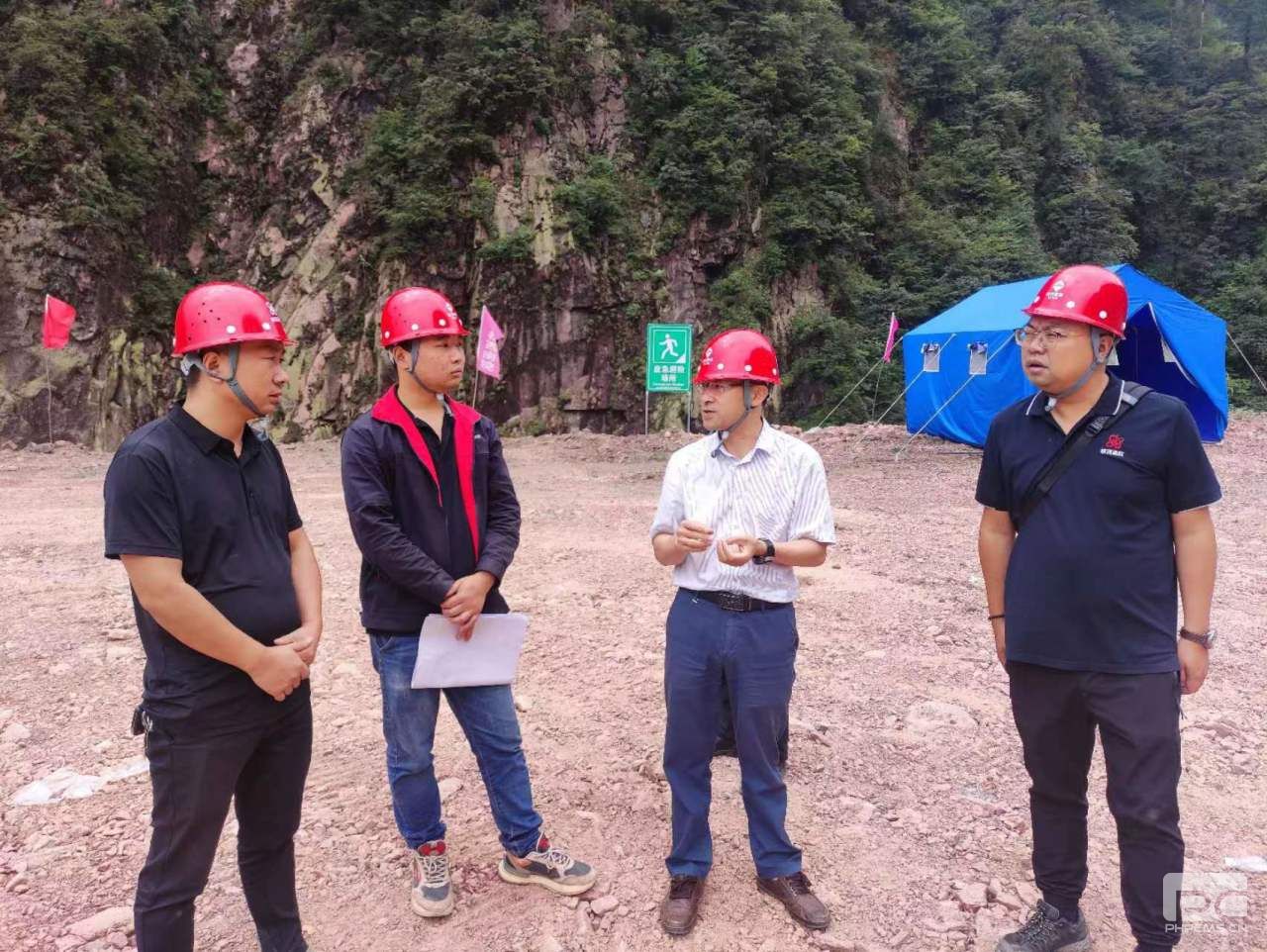 �۲��á�(�й���)���޹�˾����