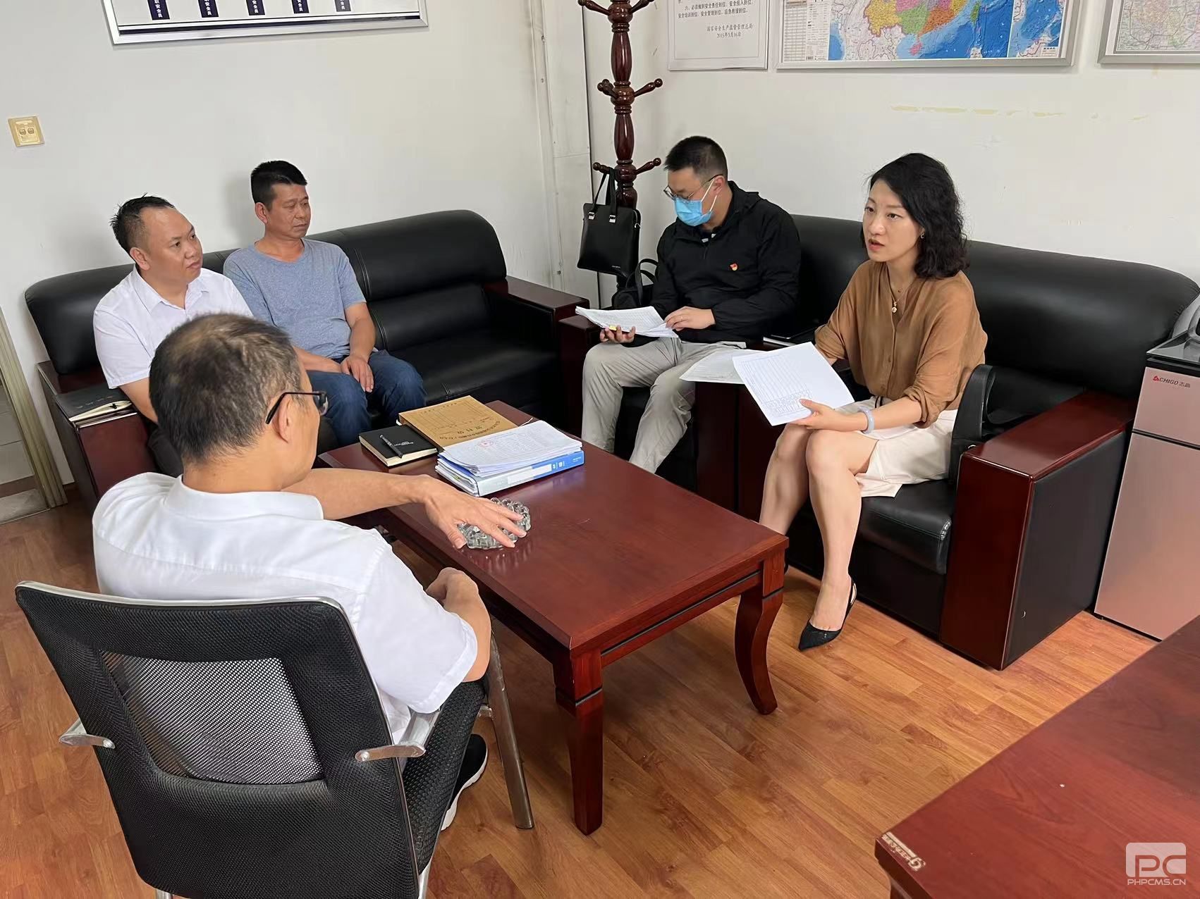 �۲��á�(�й���)���޹�˾����