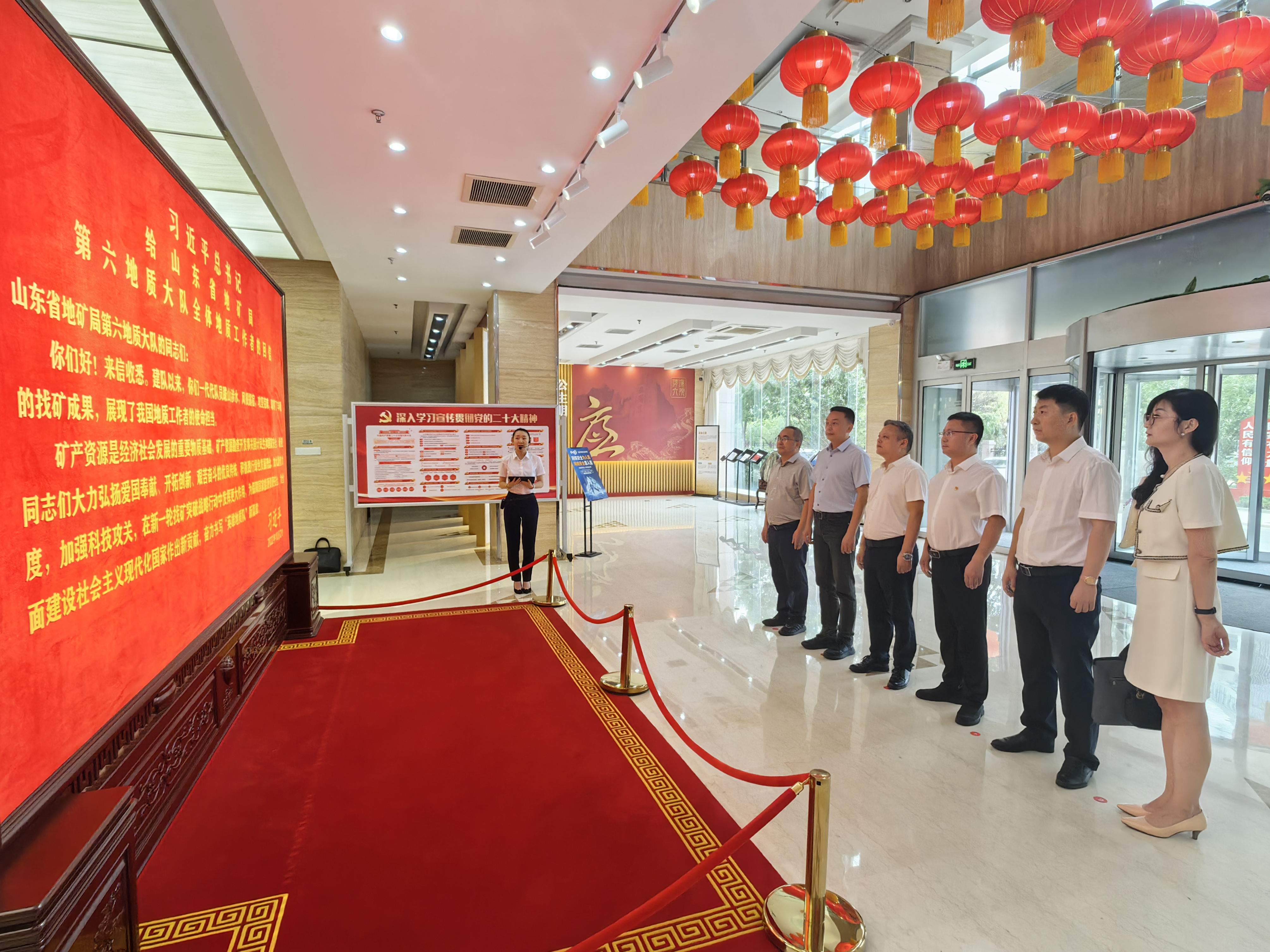 Ѱ����Դ��Ӣ�۵��ʶӡ���̽��Ѱ�𱨹�֮·������ϣҢ�ʶ�ǰ��ɽ��ʡ�ؿ�ֵ������ʴ�ӽ�����̸