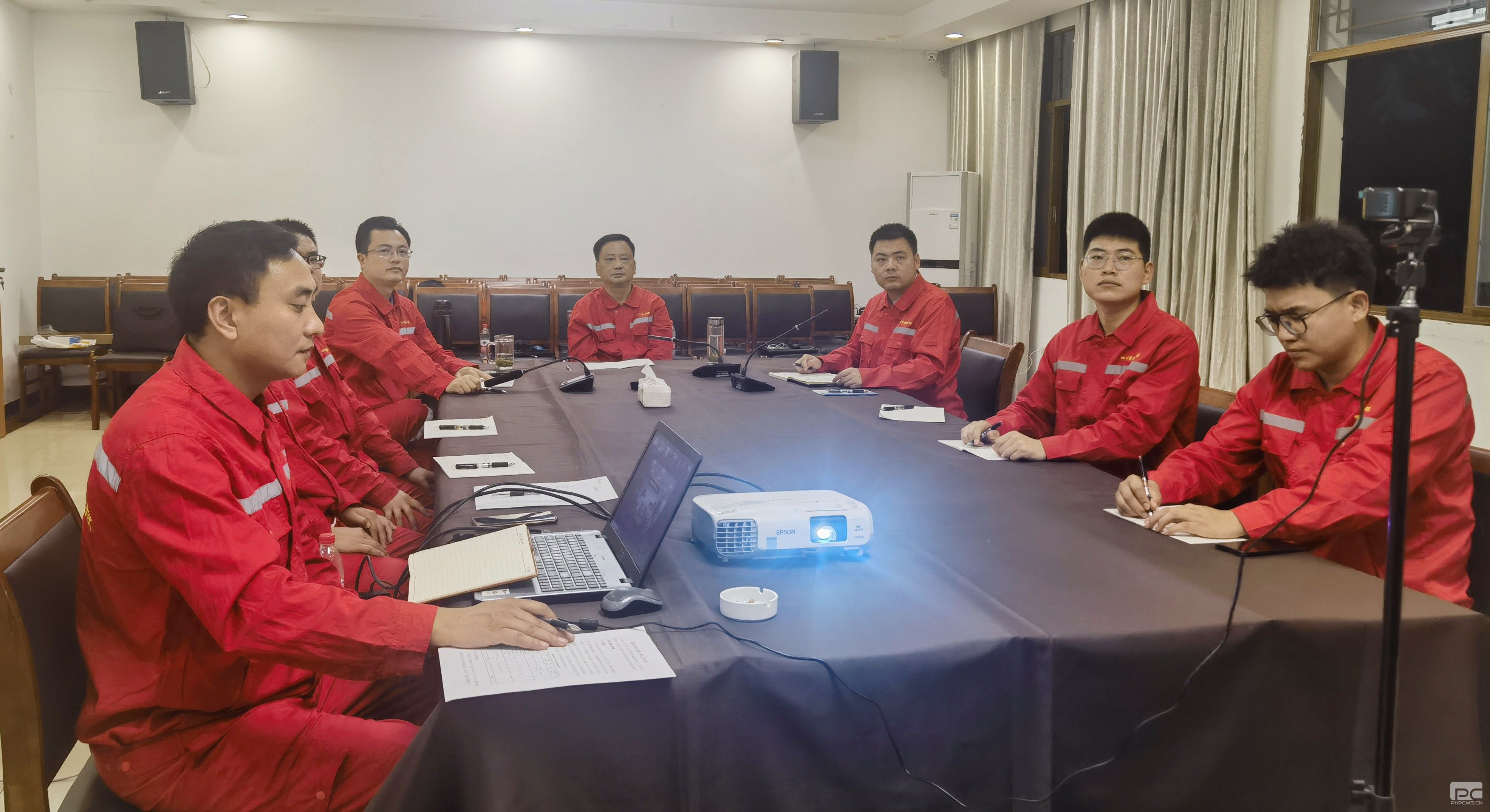 �۲��á�(�й���)���޹�˾����