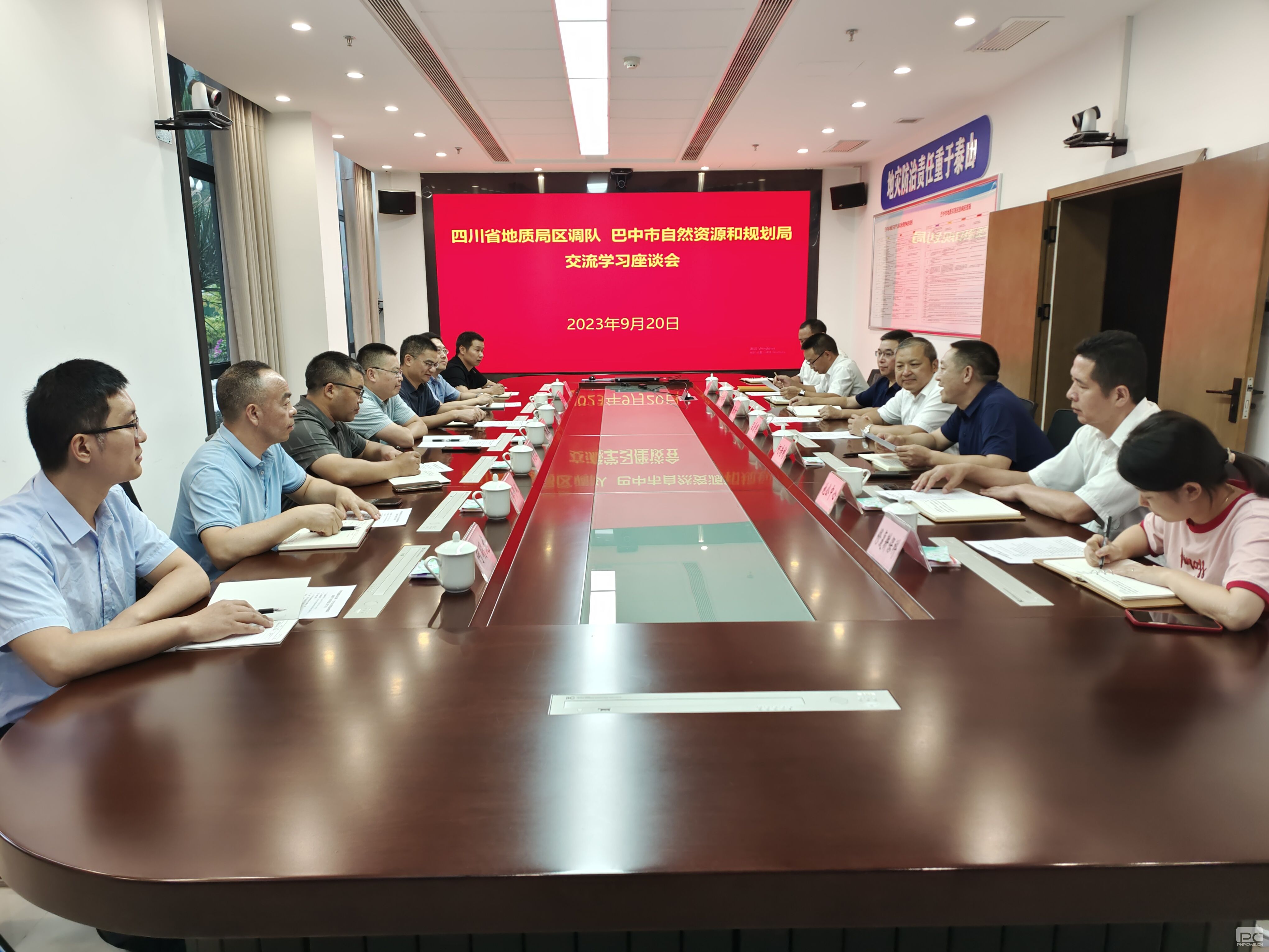 ������Ӹ���������Ȼ�۲��úͼƻ��ֽ�����̸