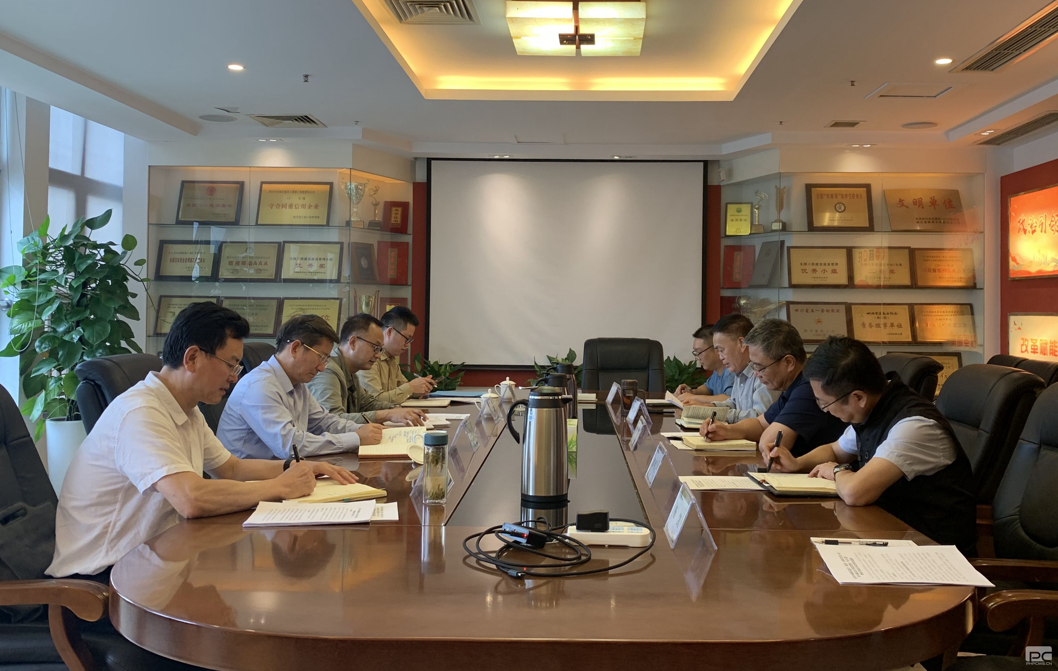 �����쵼���гɼ��Ŷ���������������