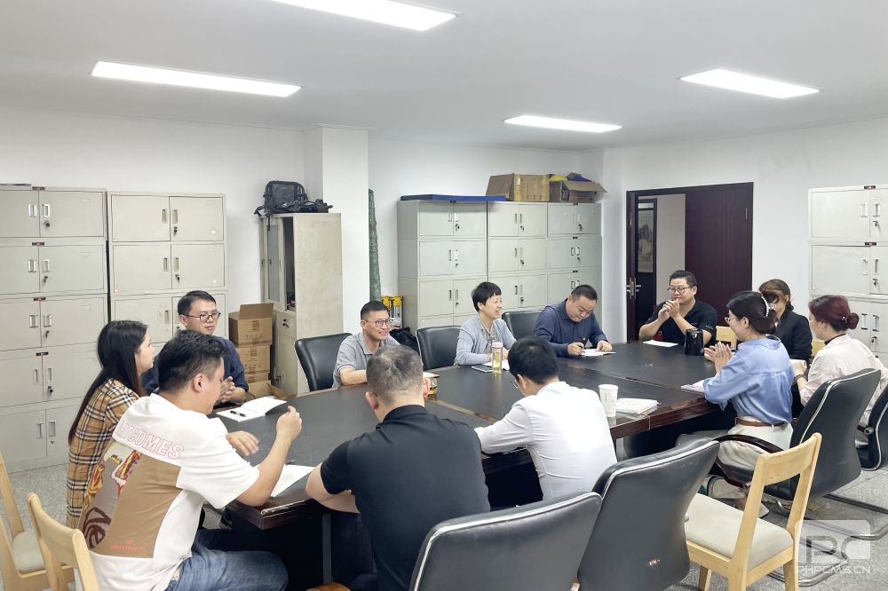 �ؿ��ŵ�ίίԱ����ί��ǡ�������ϯ�����»���ϯ�ͬ־�����﹫˾��֧������ϰ��ƽ����������Ӳ���Ҫָʾ����