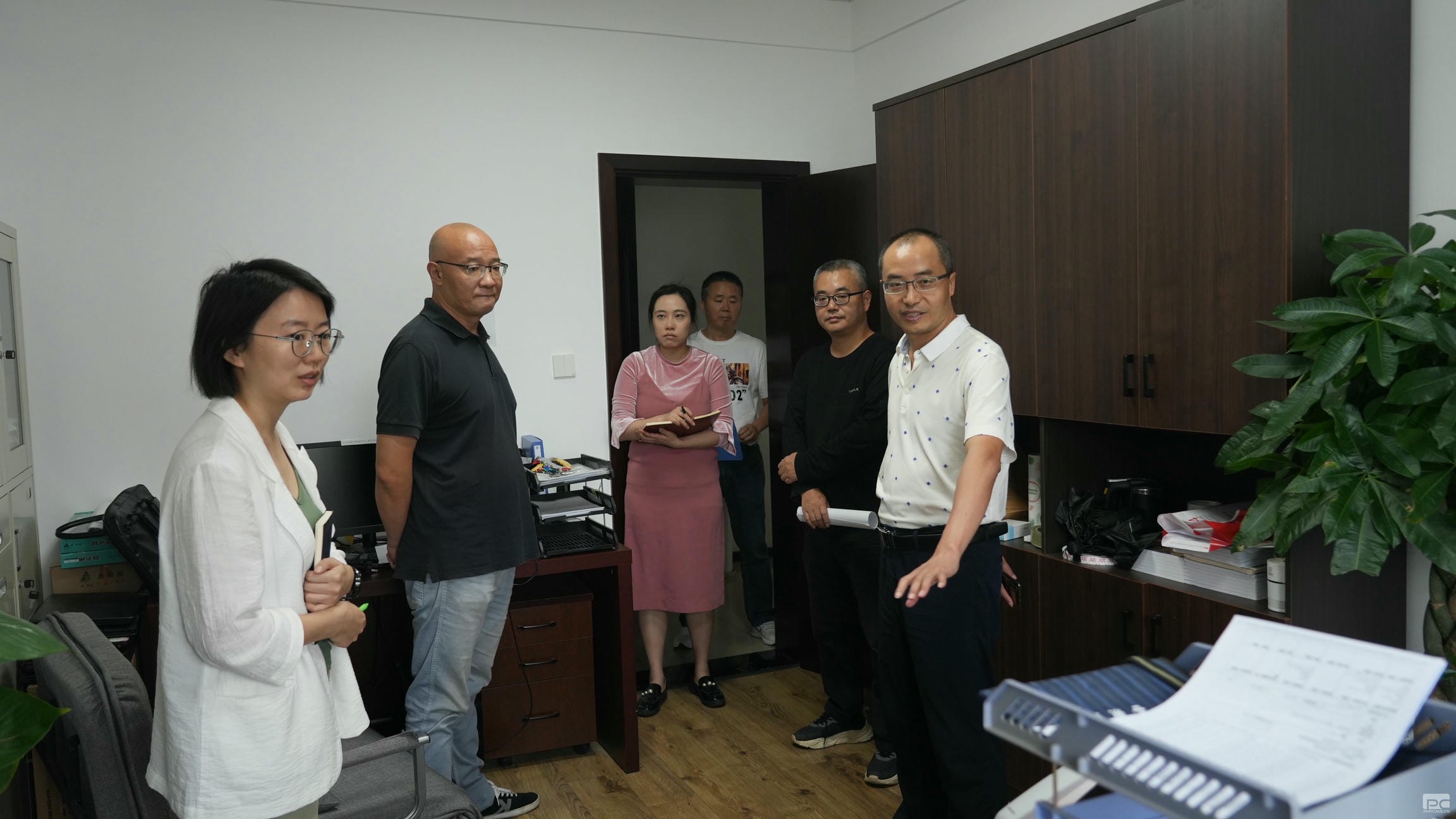 �۲��á�(�й���)���޹�˾����