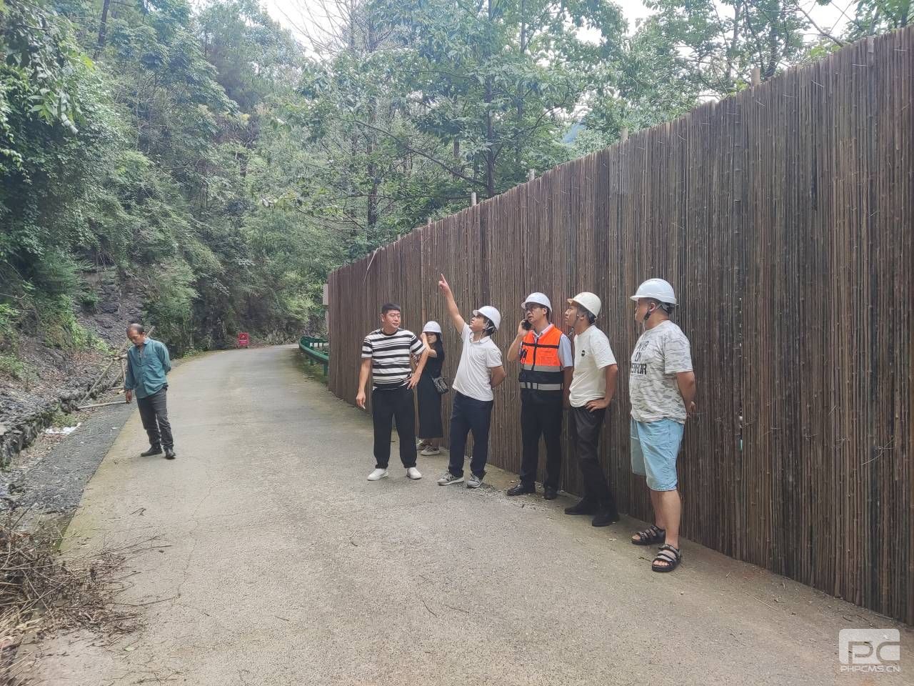 �۲��á�(�й���)���޹�˾����