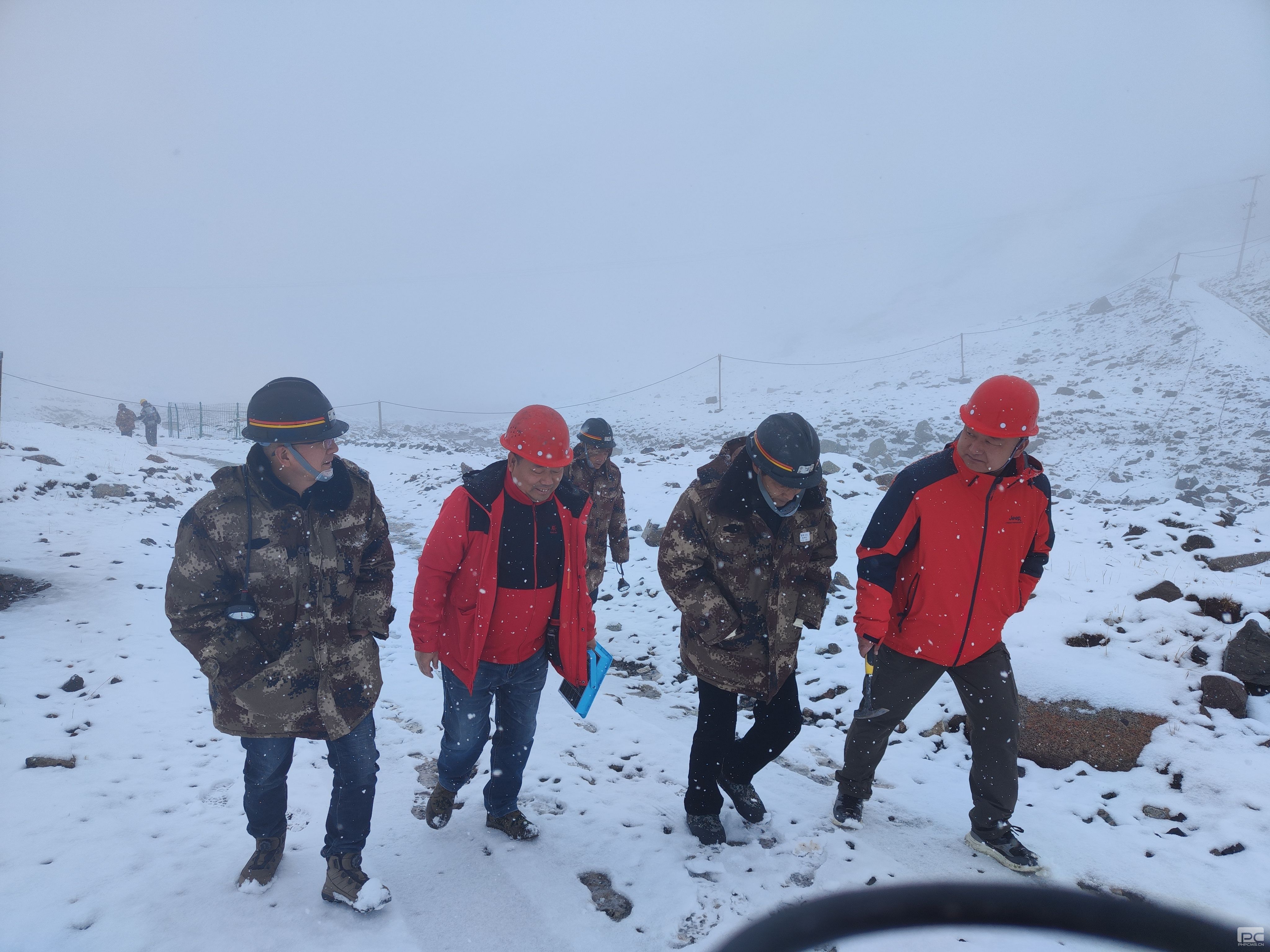 �۲��á�(�й���)���޹�˾����