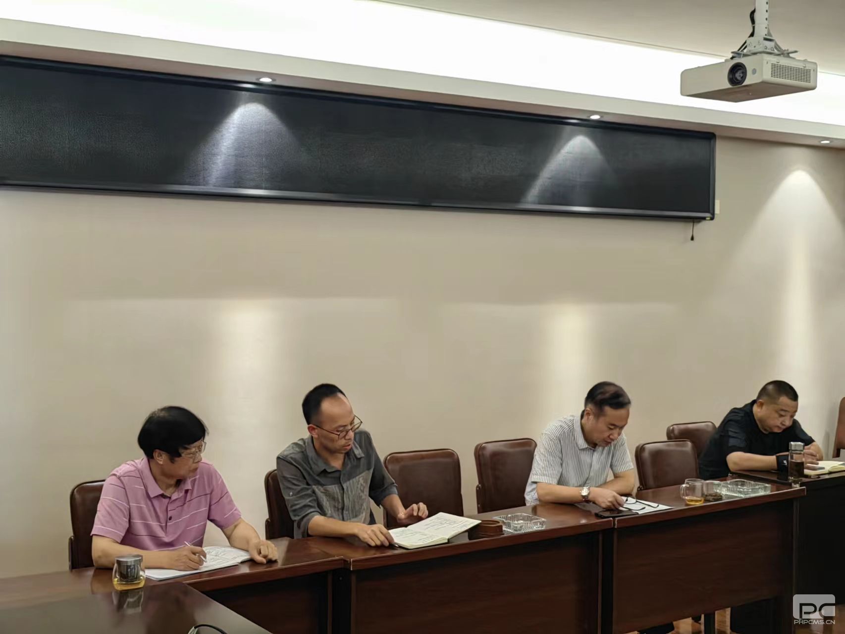 �۲��á�(�й���)���޹�˾����