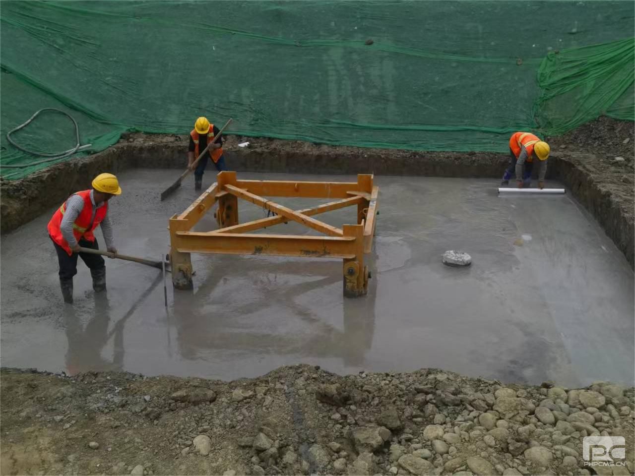 �۲��á�(�й���)���޹�˾����