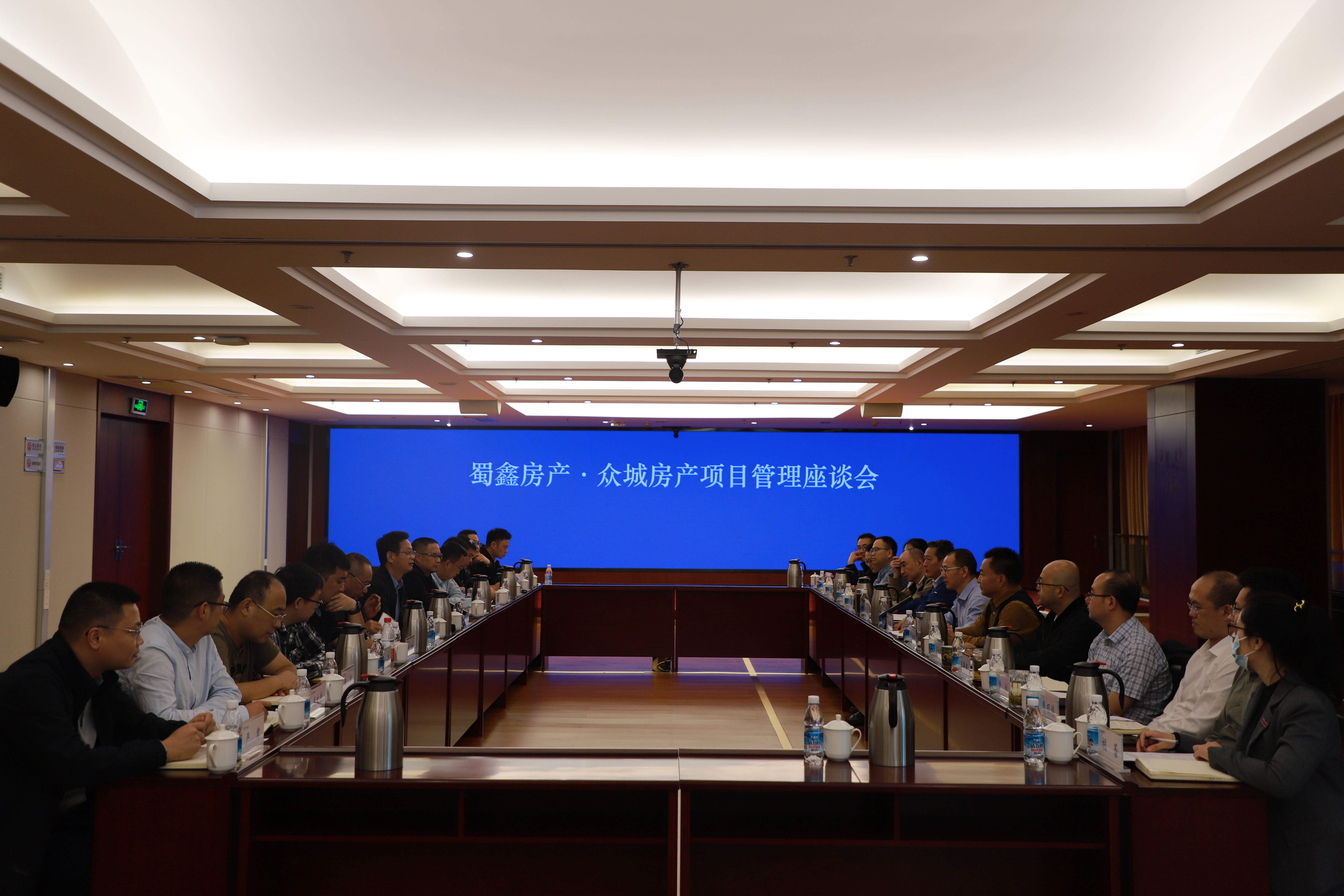 ���η������ڳǷ����ٿ���Ŀ������̸��