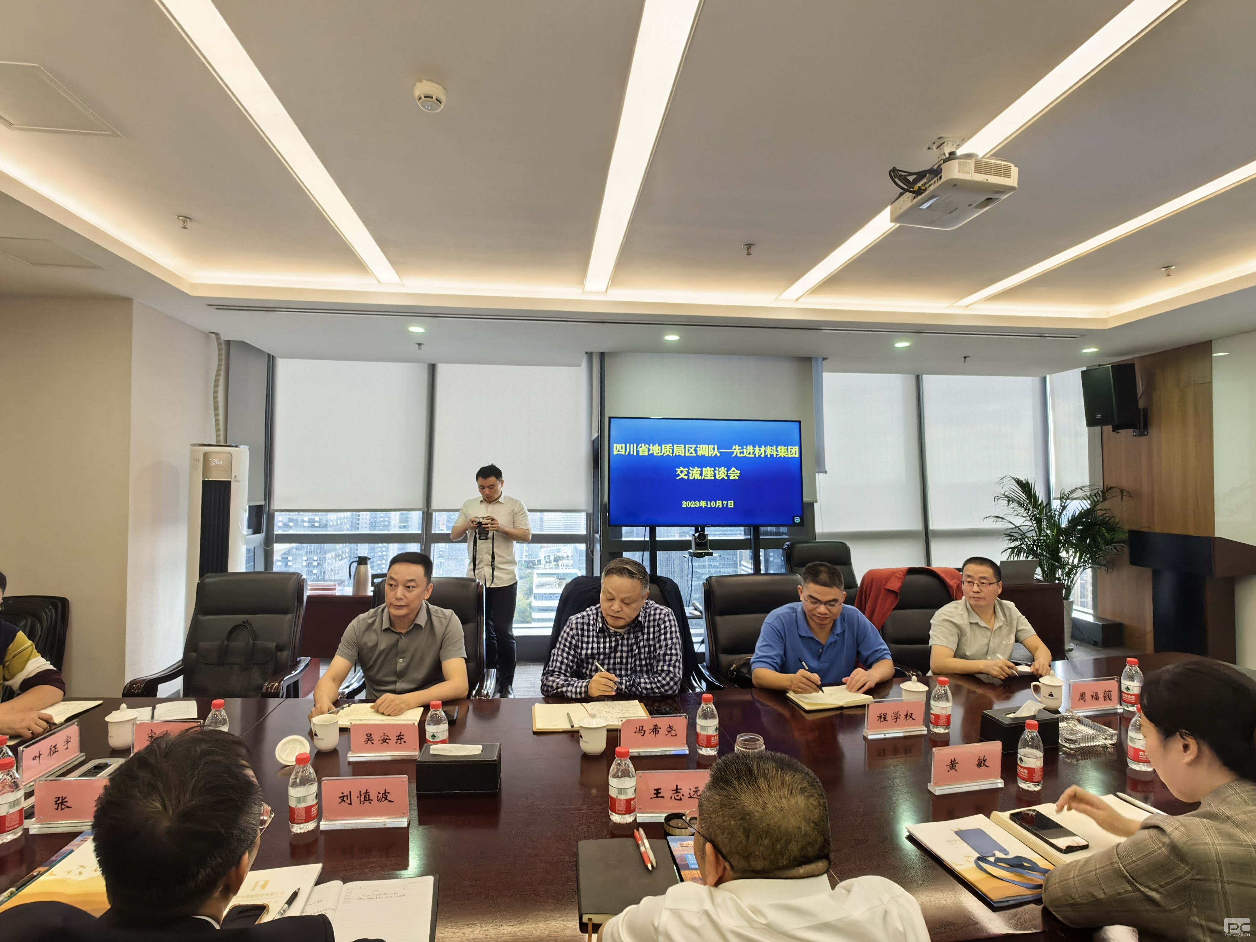 ��ǿ������ͬı����������ϣҢ�������Ĵ�ʡ�Ƚ����Ϲ�˾������̸