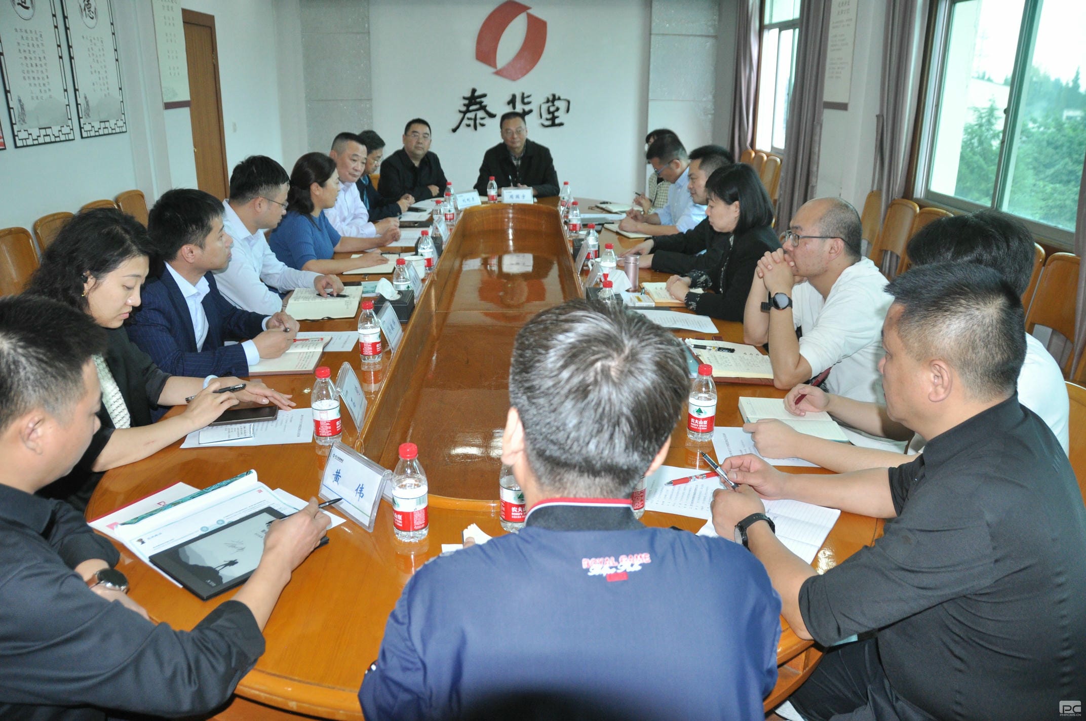 �����쵼��㺺�������쵼��չ������̸