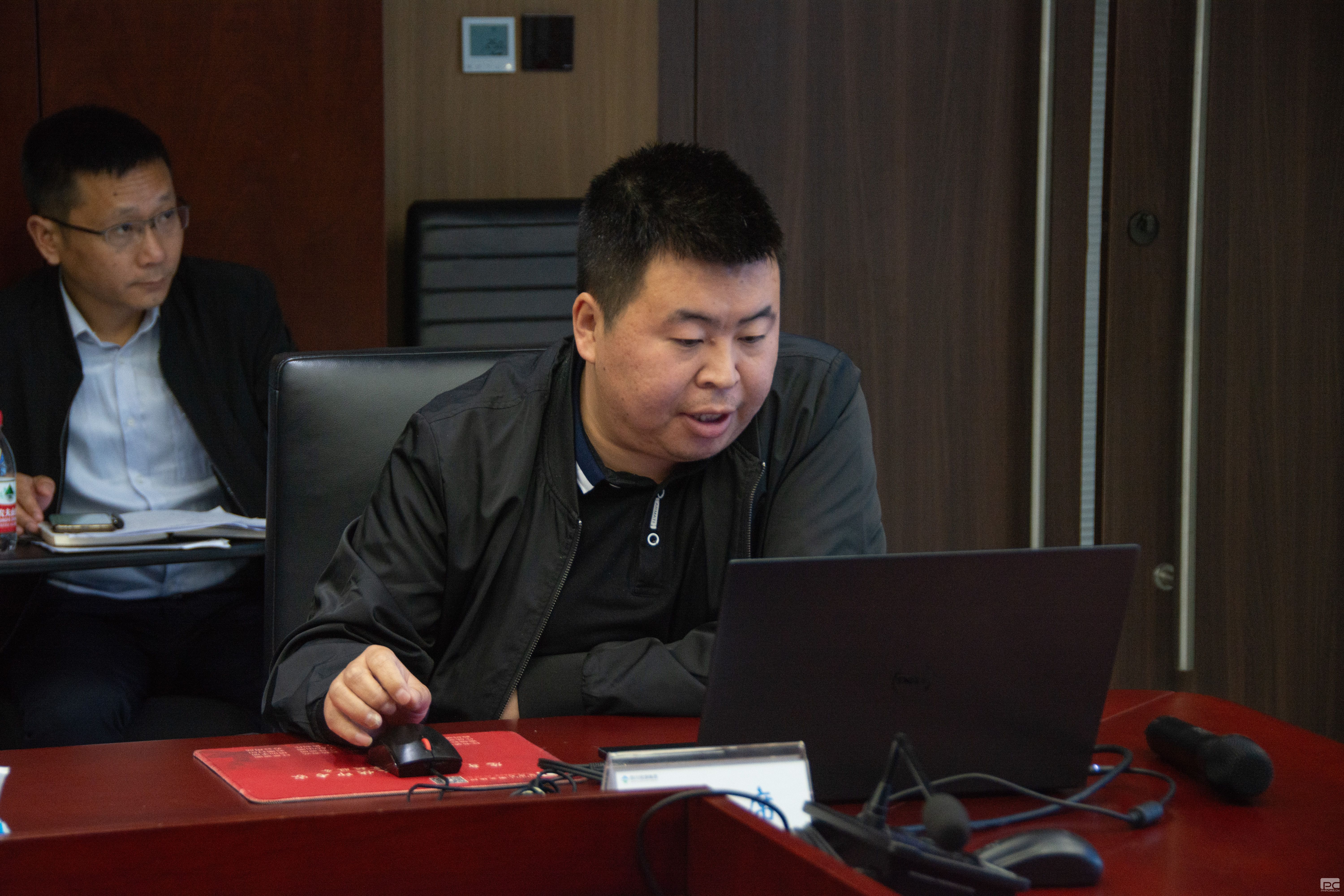 �۲��á�(�й���)���޹�˾����