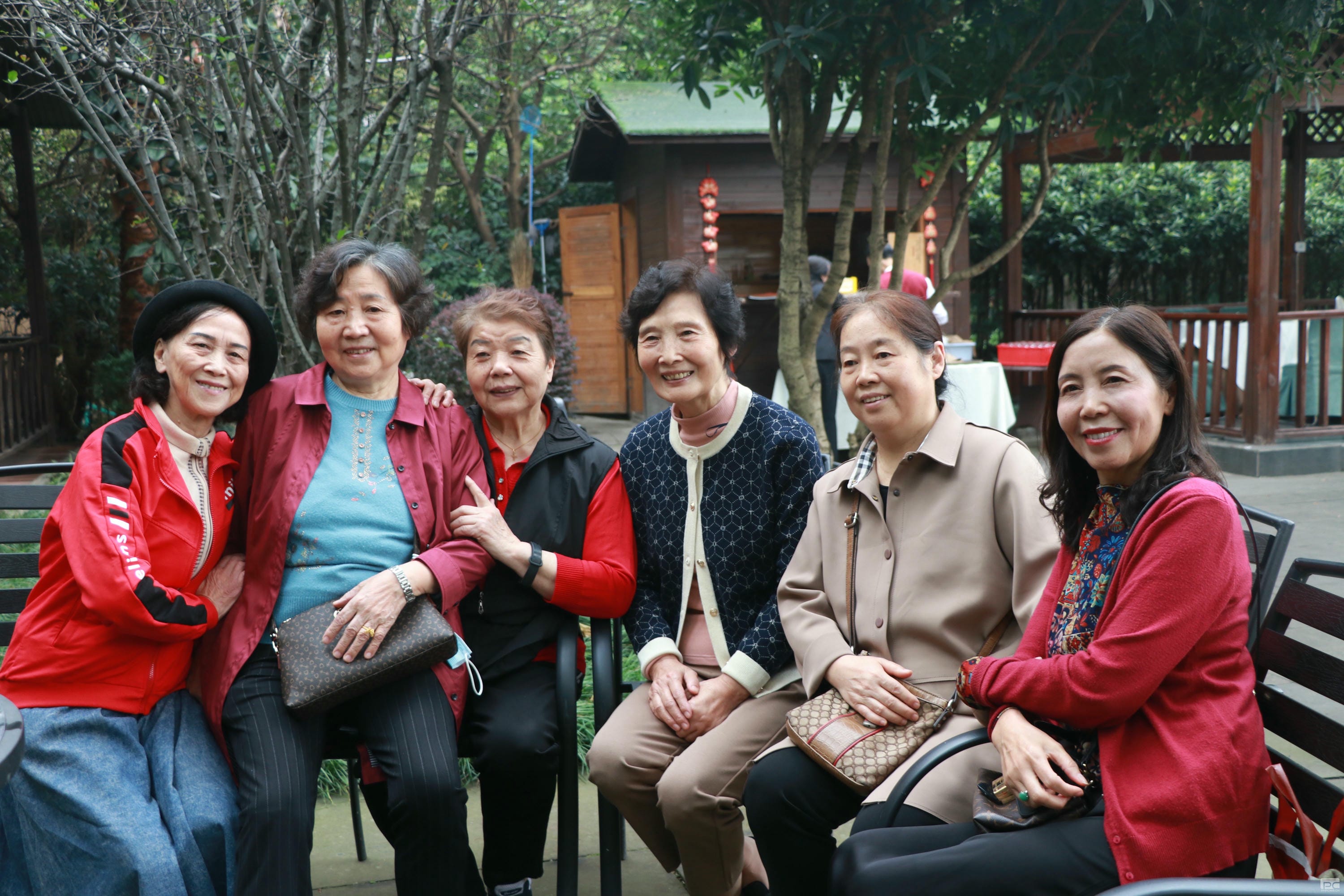 �۲��á�(�й���)���޹�˾����