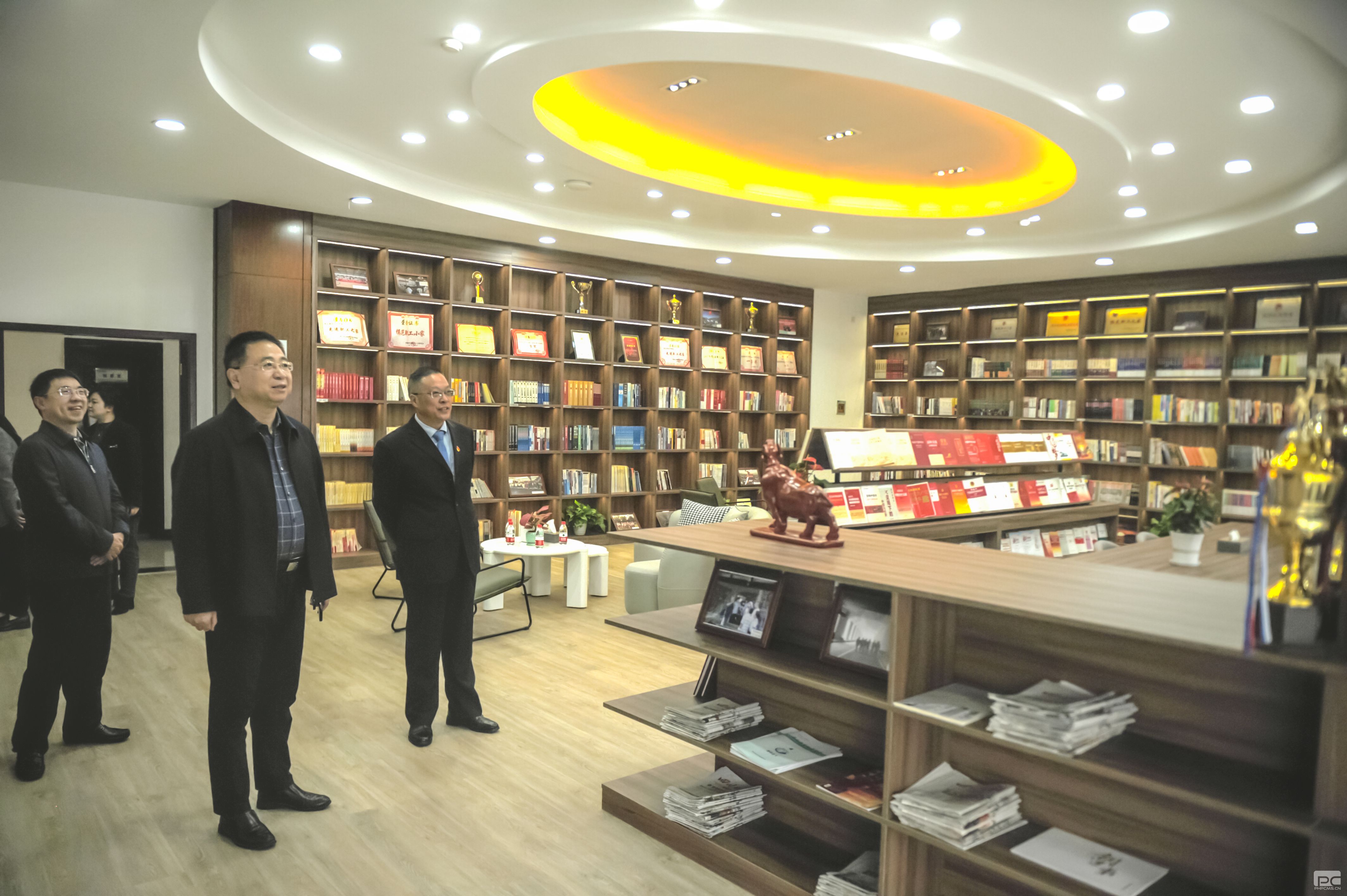 �۲��á�(�й���)���޹�˾����