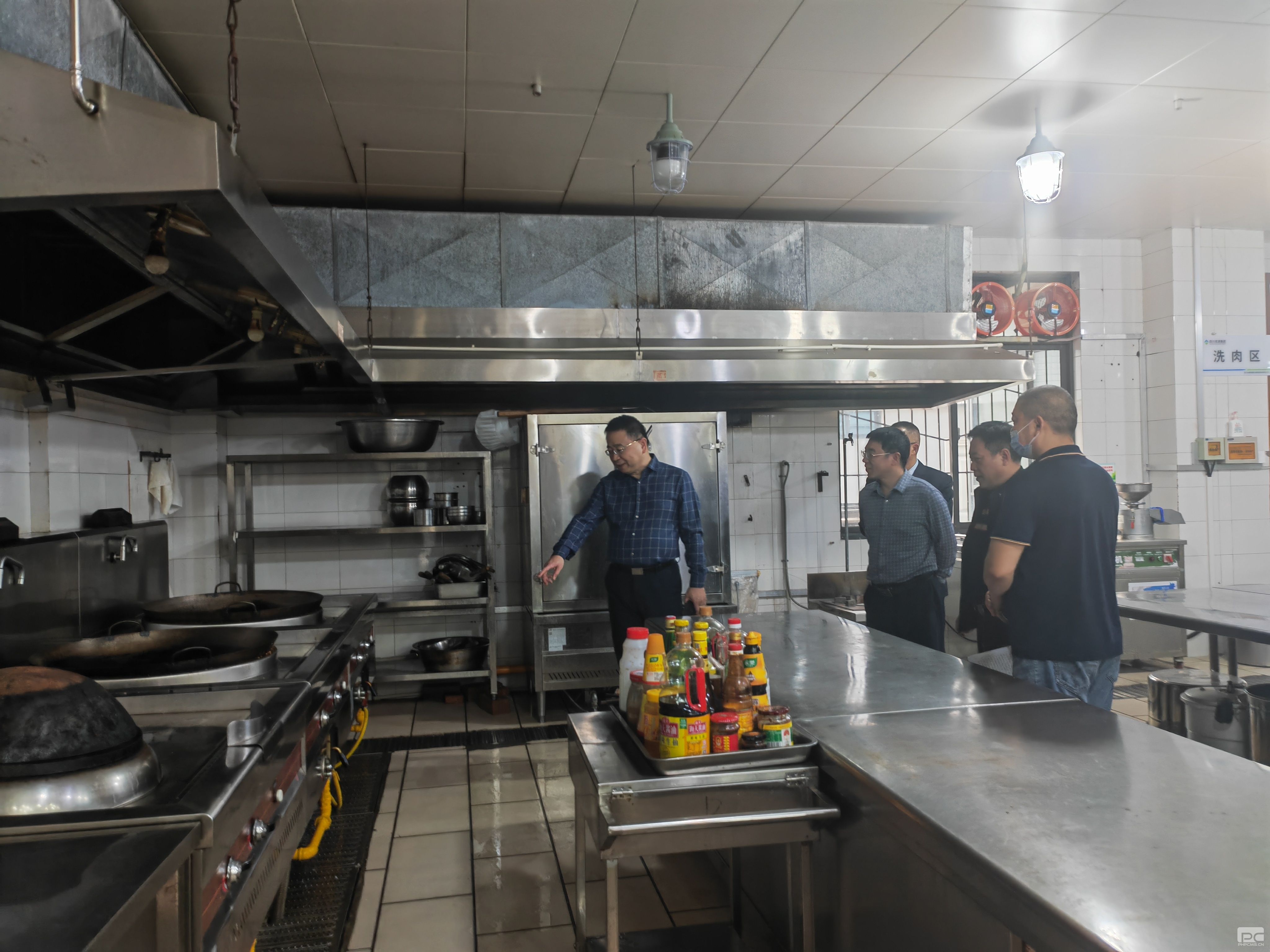 �۲��á�(�й���)���޹�˾����