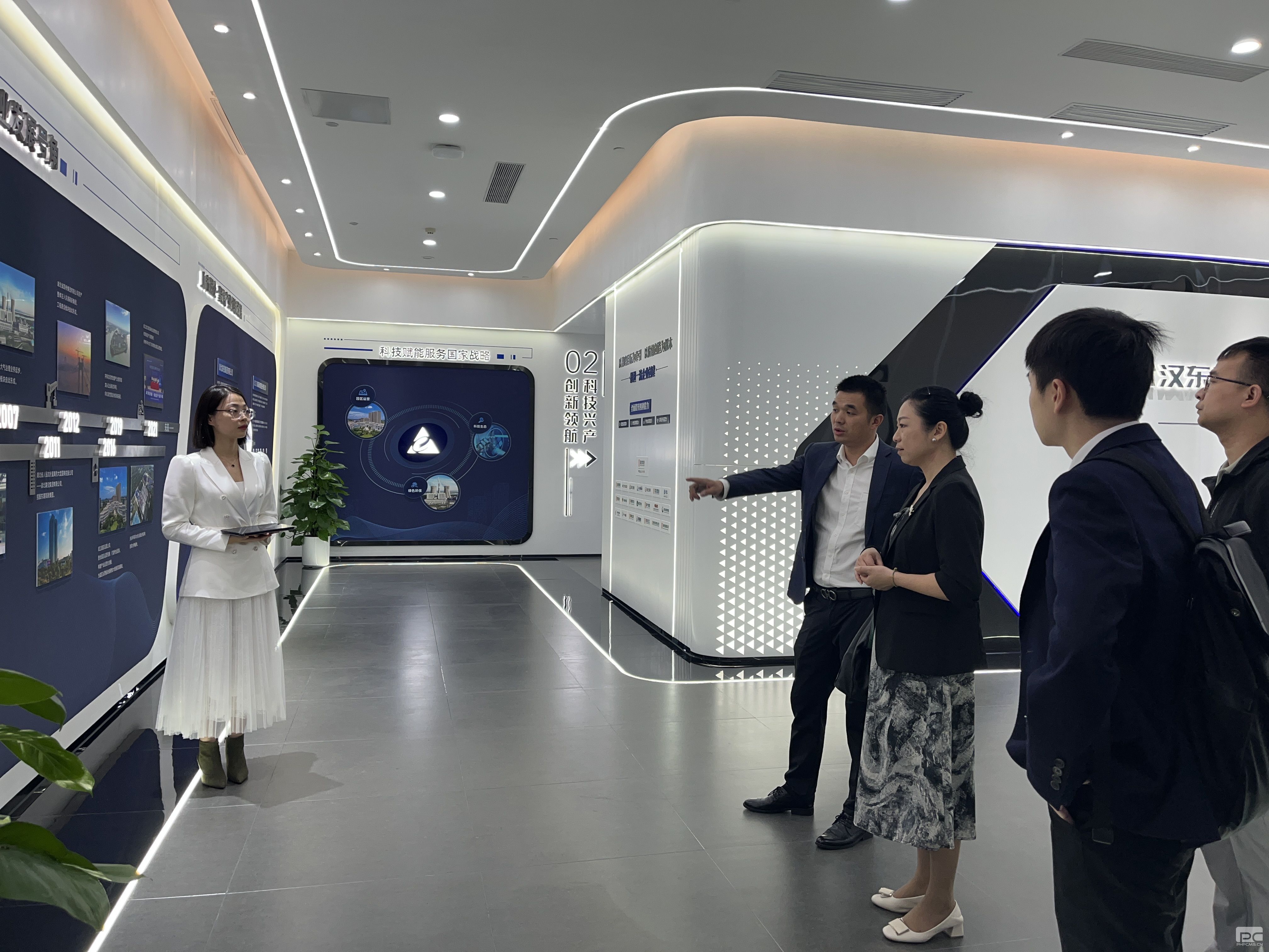 �۲��á�(�й���)���޹�˾����