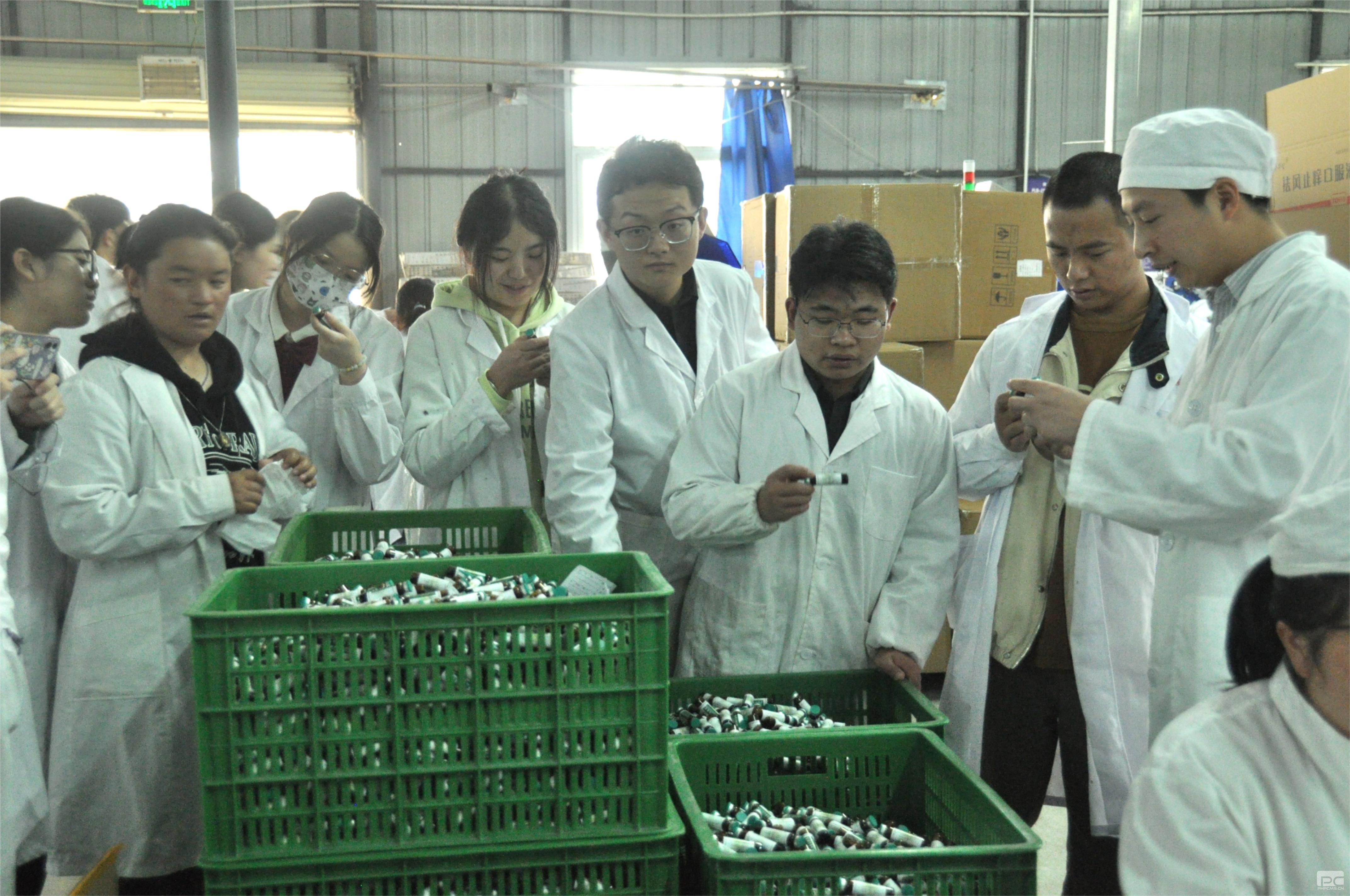 �۲��á�(�й���)���޹�˾����