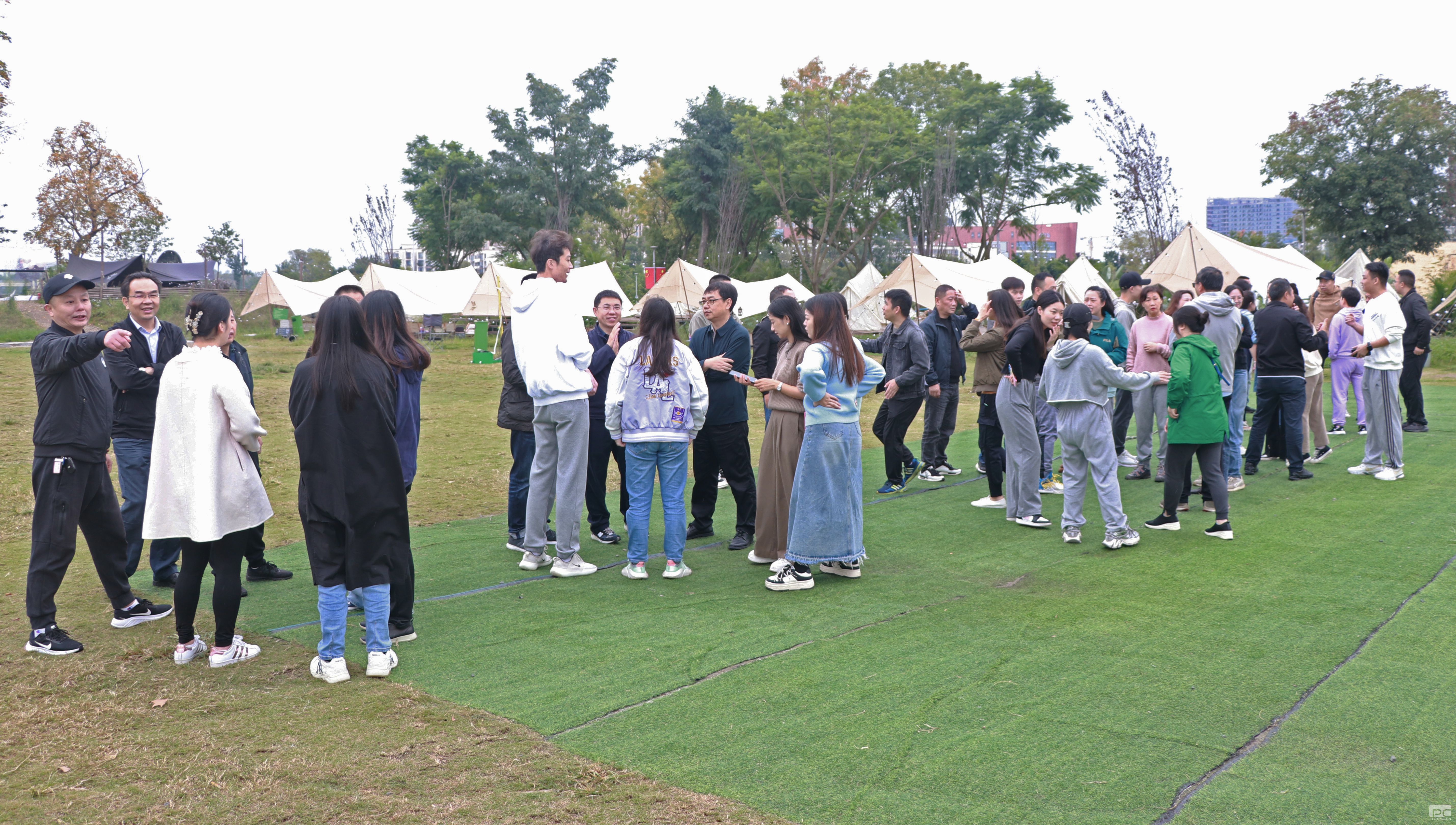 �۲��á�(�й���)���޹�˾����