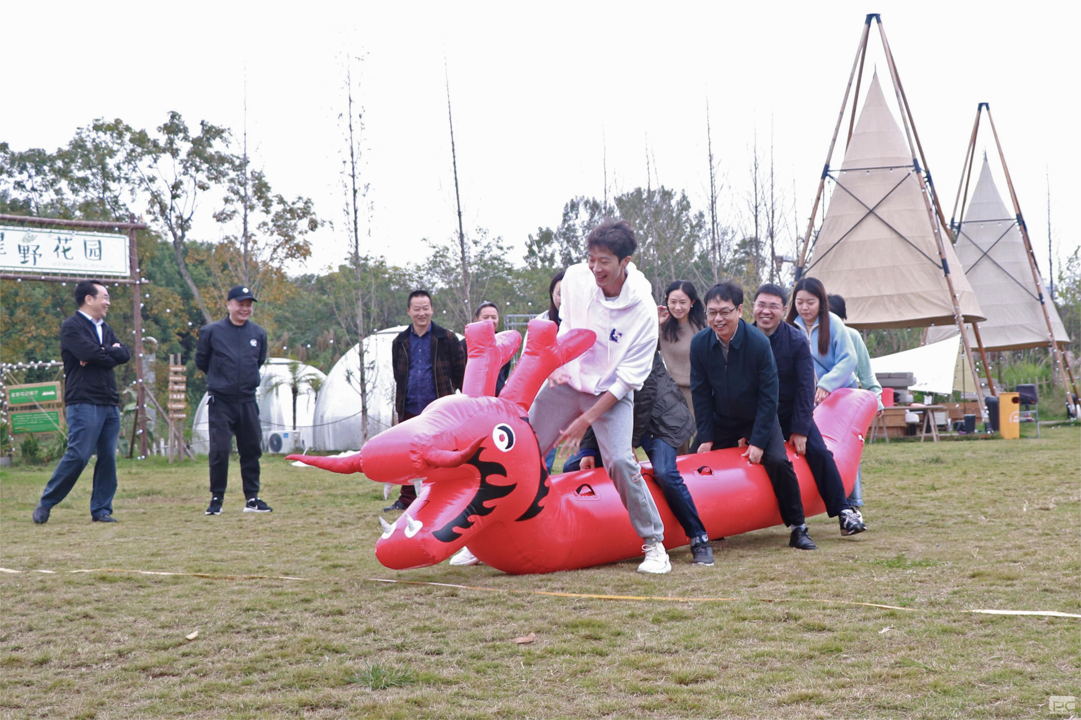 �۲��á�(�й���)���޹�˾����