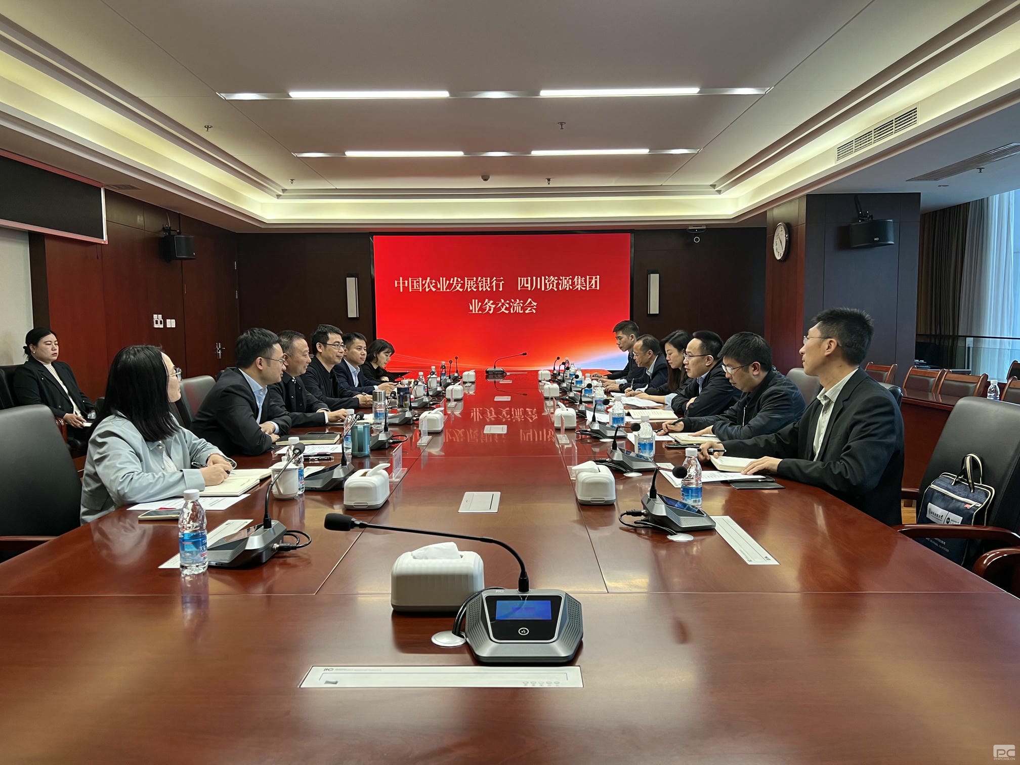 �۲��á�(�й���)���޹�˾����