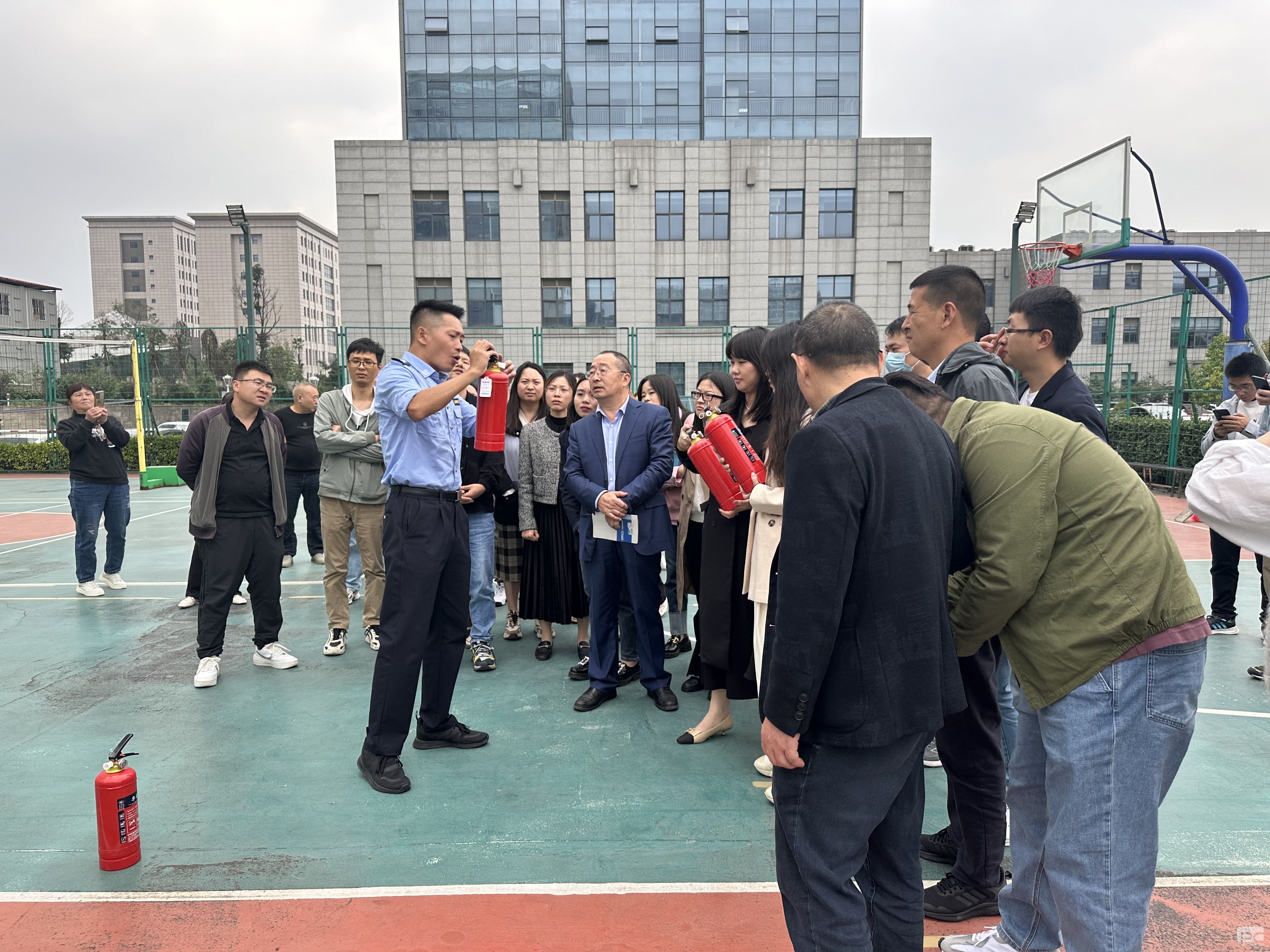 �۲��á�(�й���)���޹�˾����