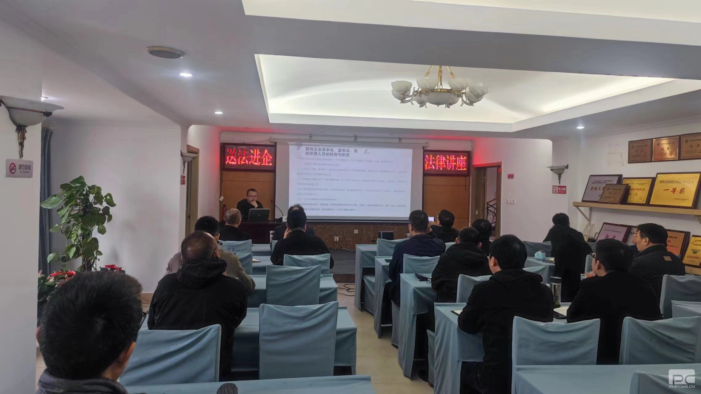 �ͷ����� �������󡪡���湫˾��չ������ҵִ��Σ�����ؽ���