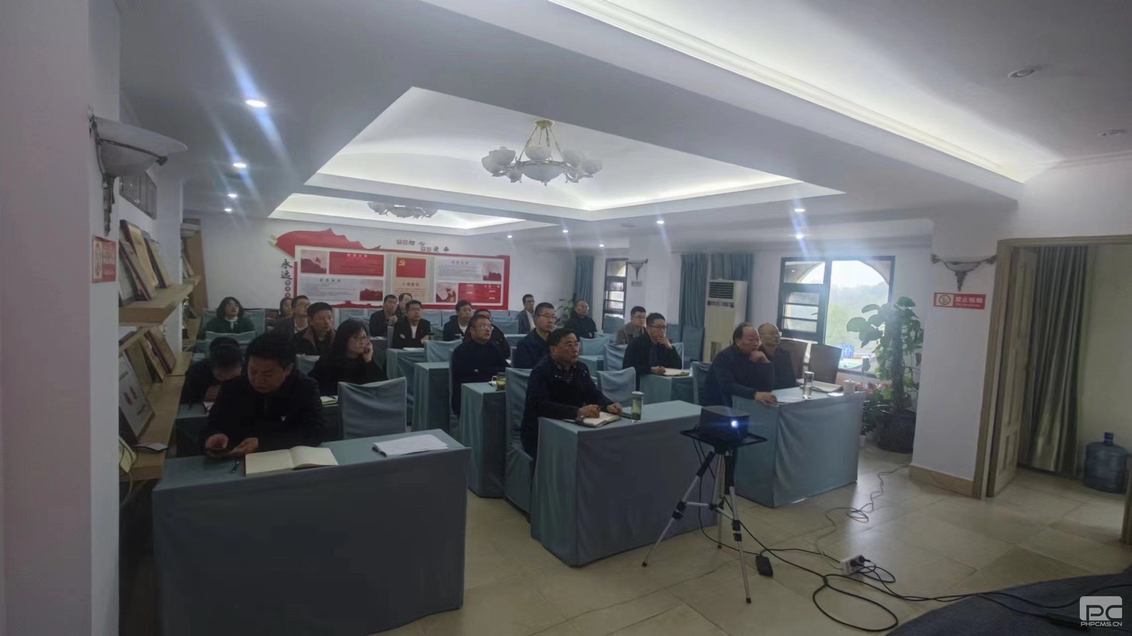 �۲��á�(�й���)���޹�˾����