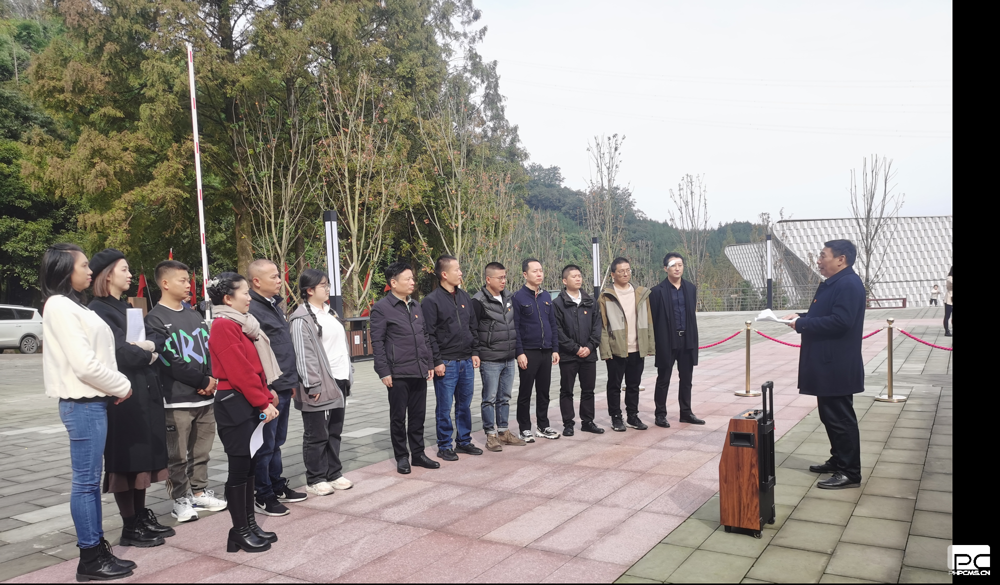 �۲��á�(�й���)���޹�˾����