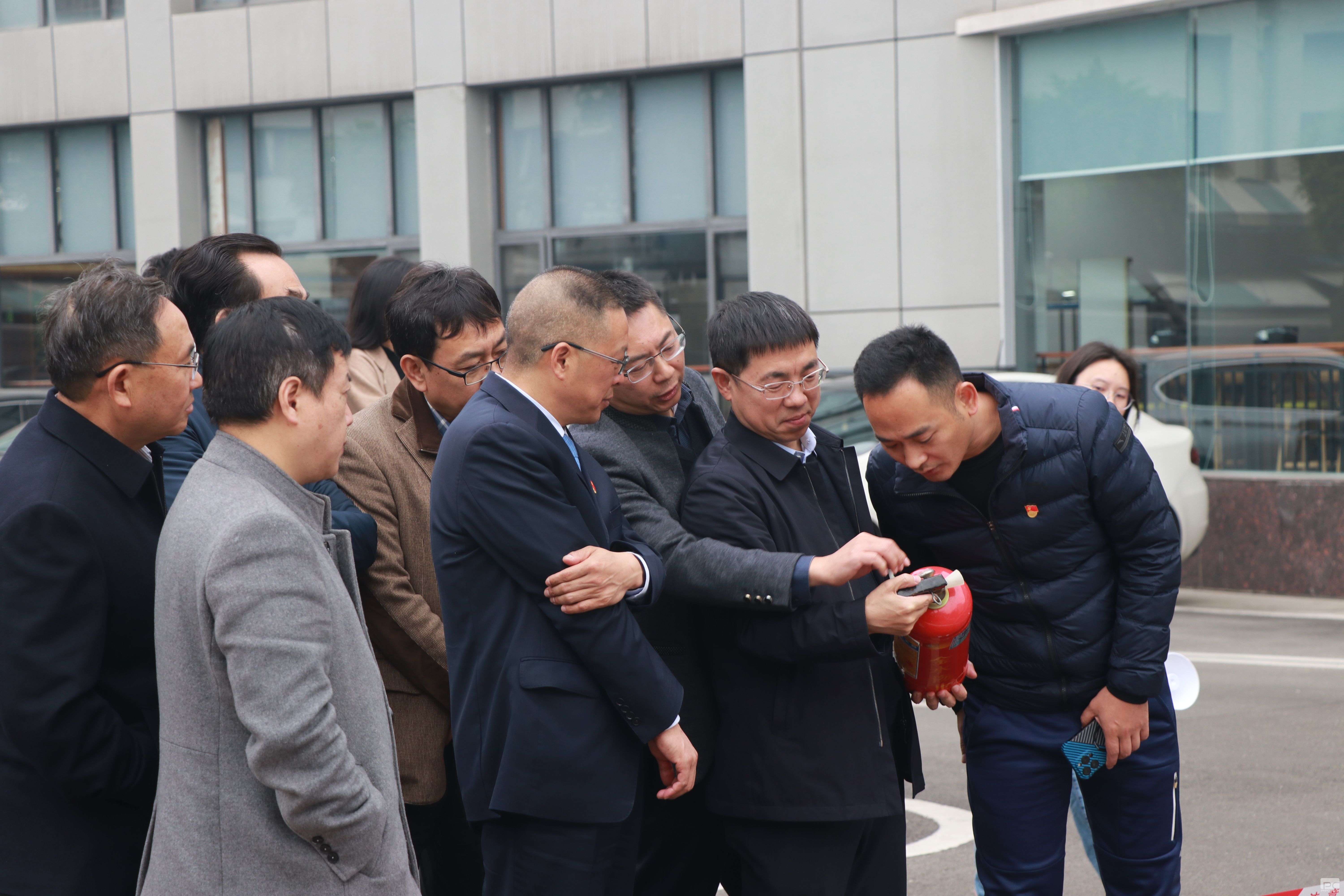 �۲��á�(�й���)���޹�˾����