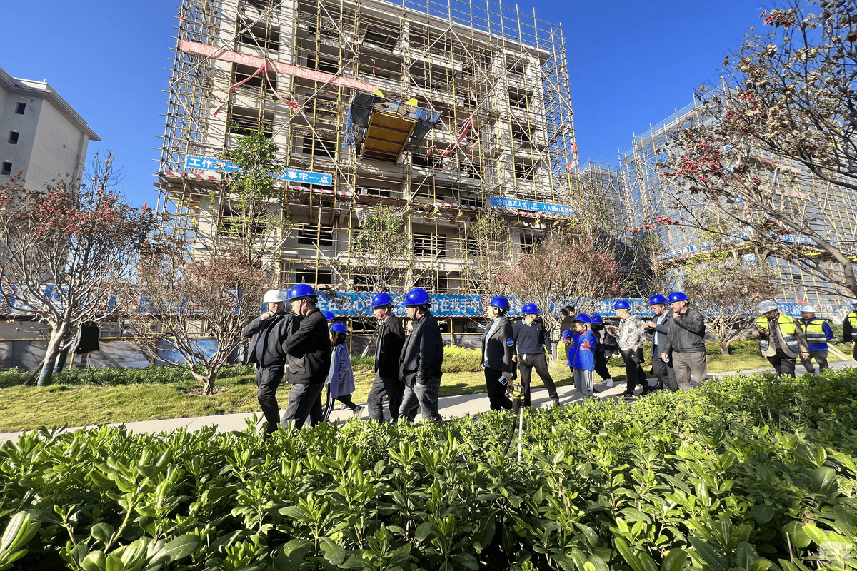 �۲��á�(�й���)���޹�˾����