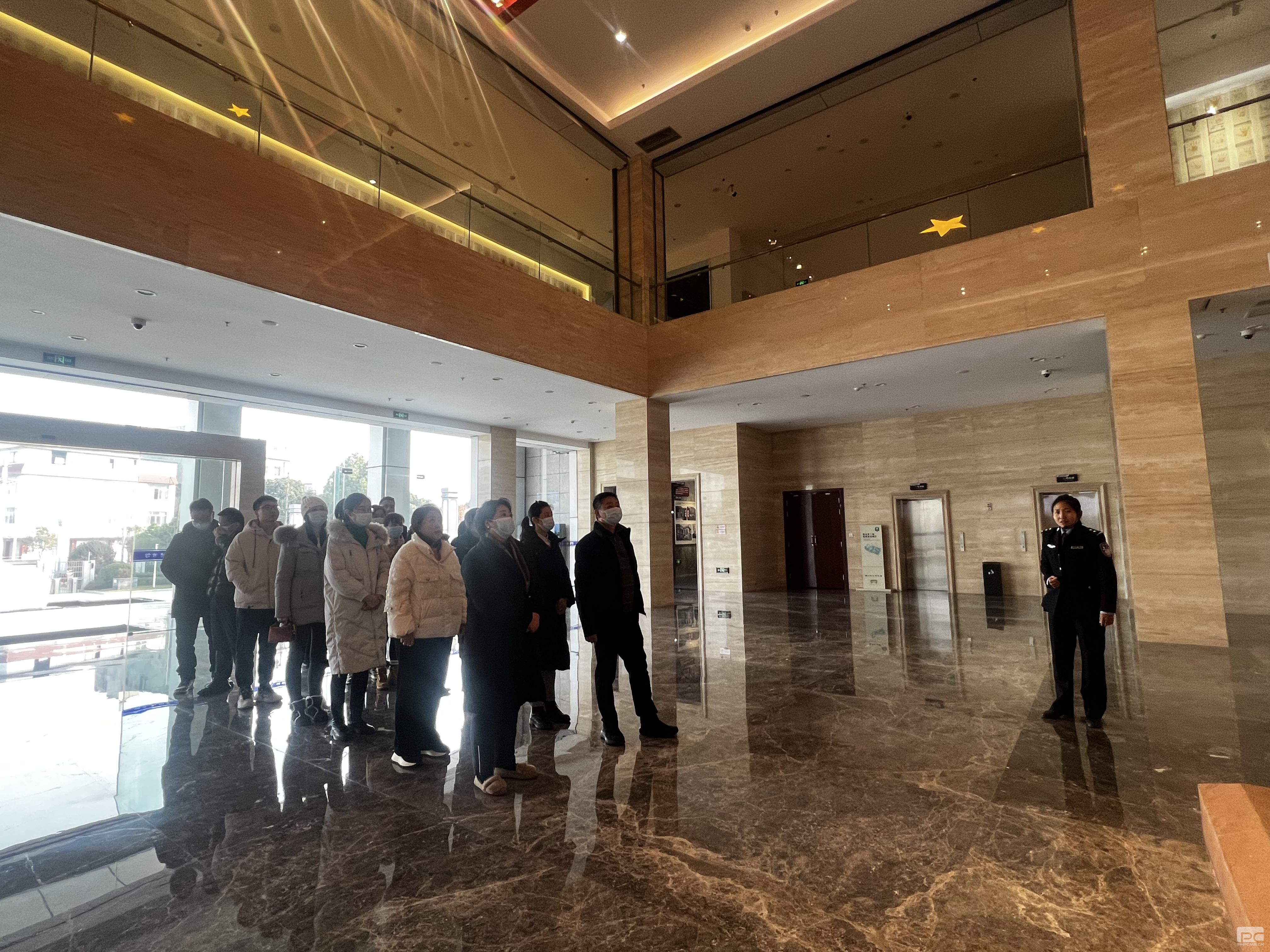 �۲��á�(�й���)���޹�˾����