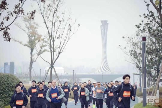 �۲��á�(�й���)���޹�˾����