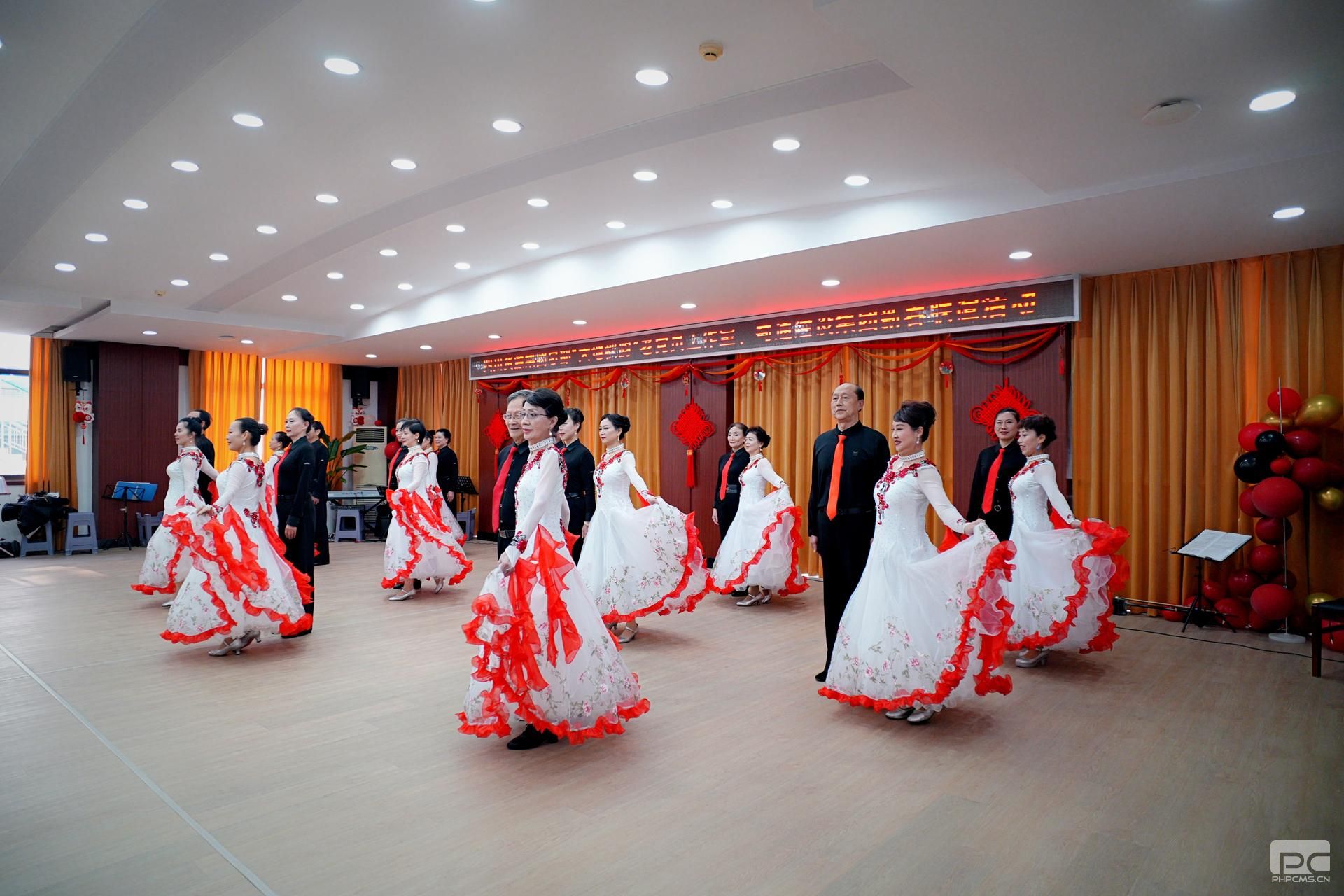 �۲��á�(�й���)���޹�˾����