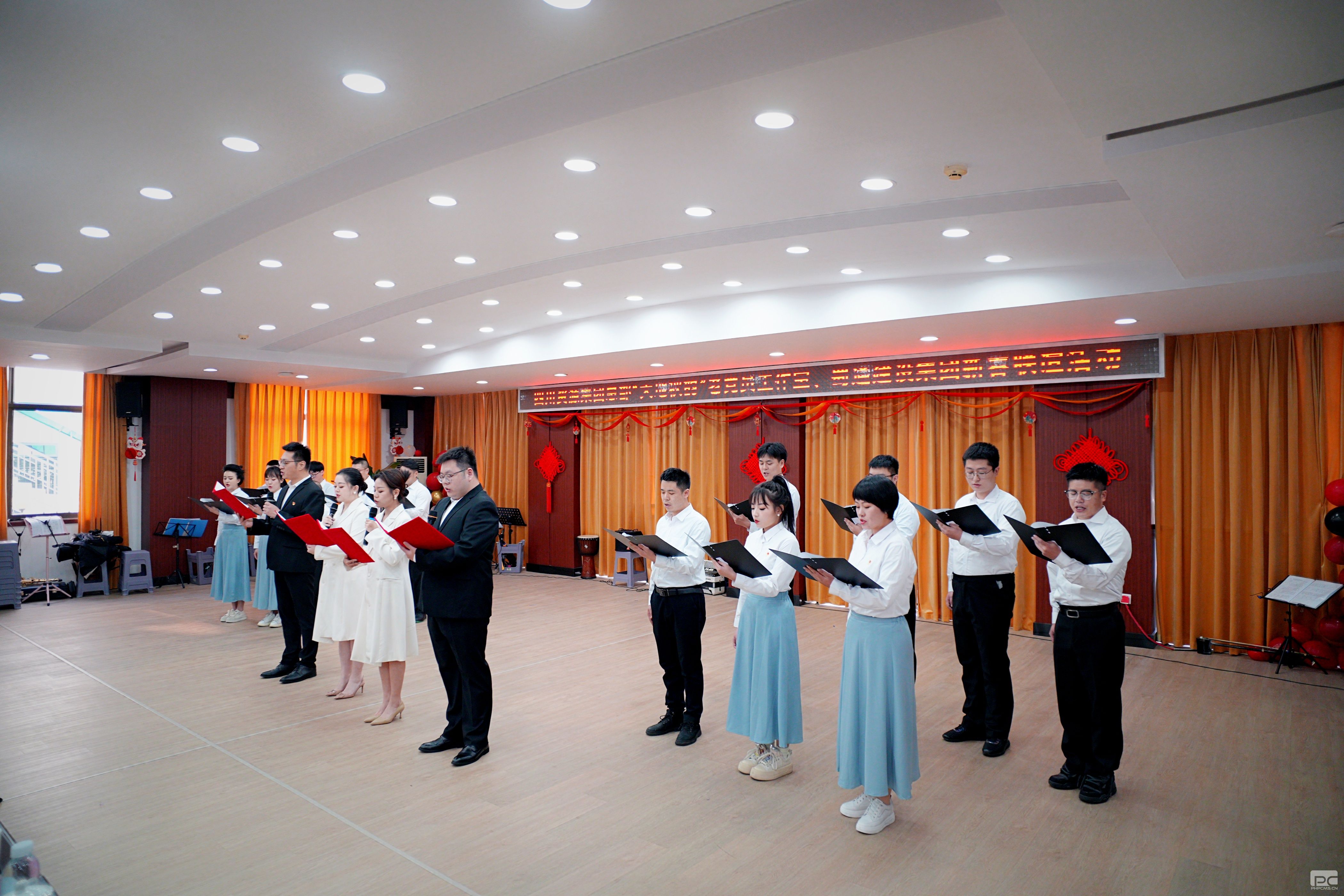 �۲��á�(�й���)���޹�˾����