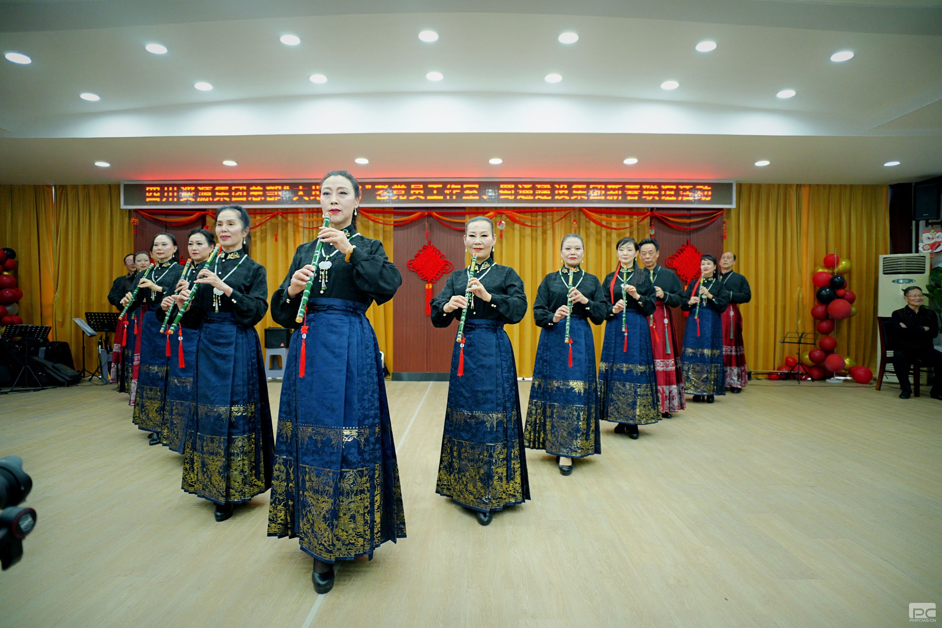 �۲��á�(�й���)���޹�˾����